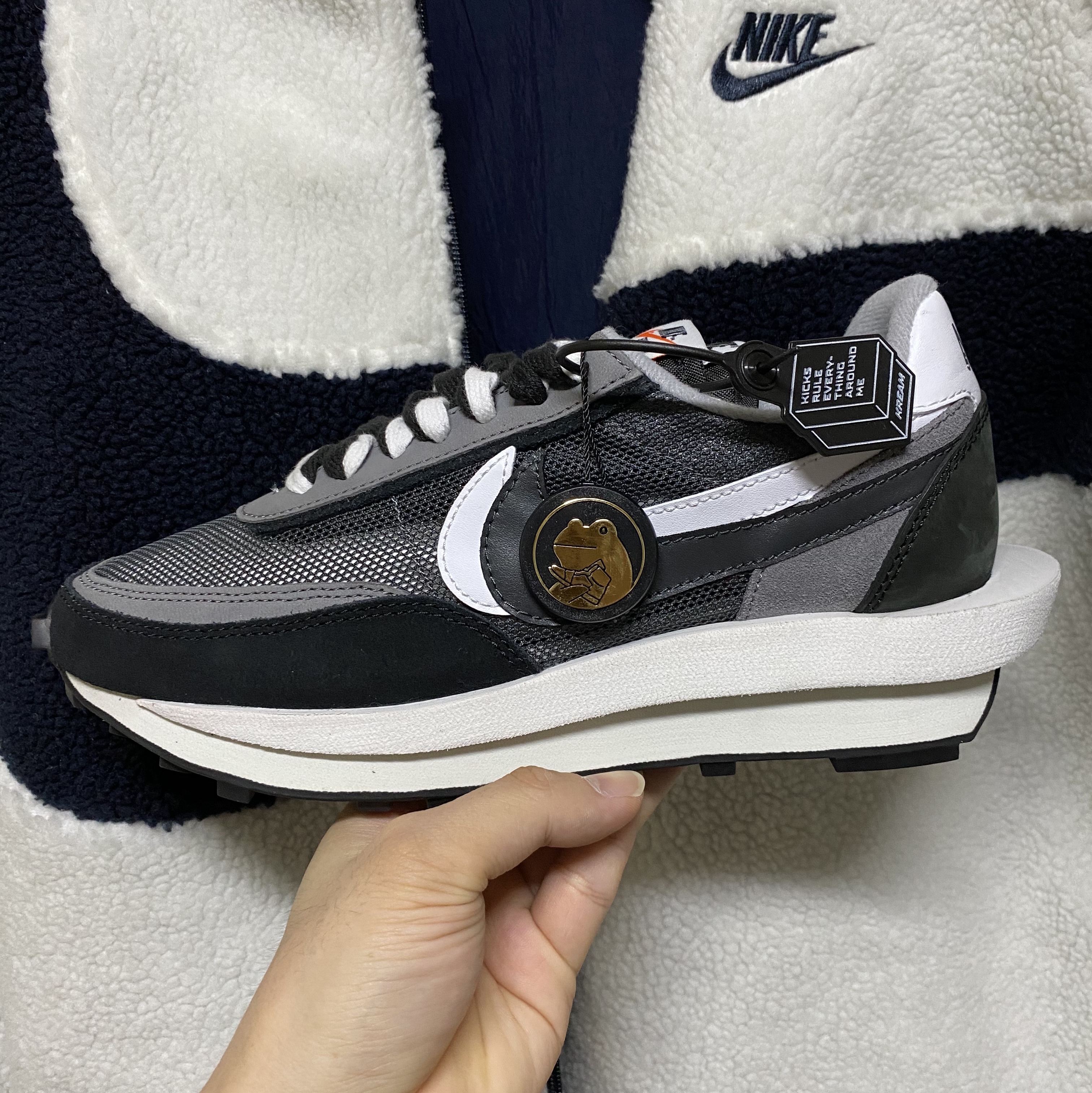 Nike x Sacai LDWaffle Black 착용 스타일