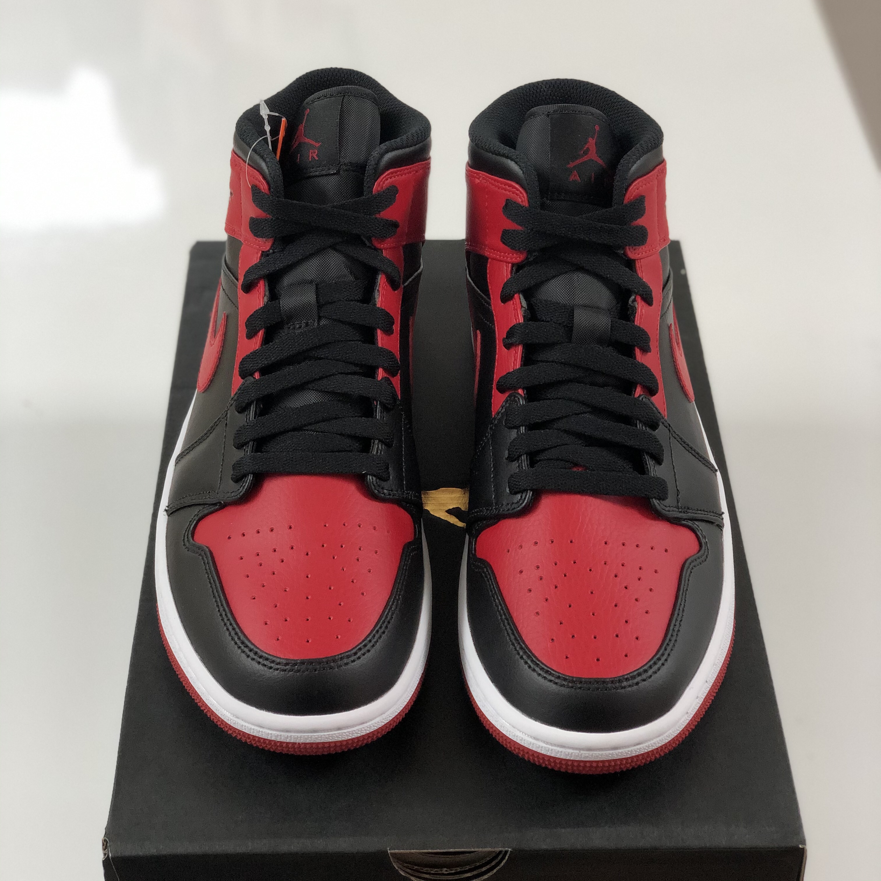 Jordan 1 Mid Bred Banned 2020 착용 스타일 - 3