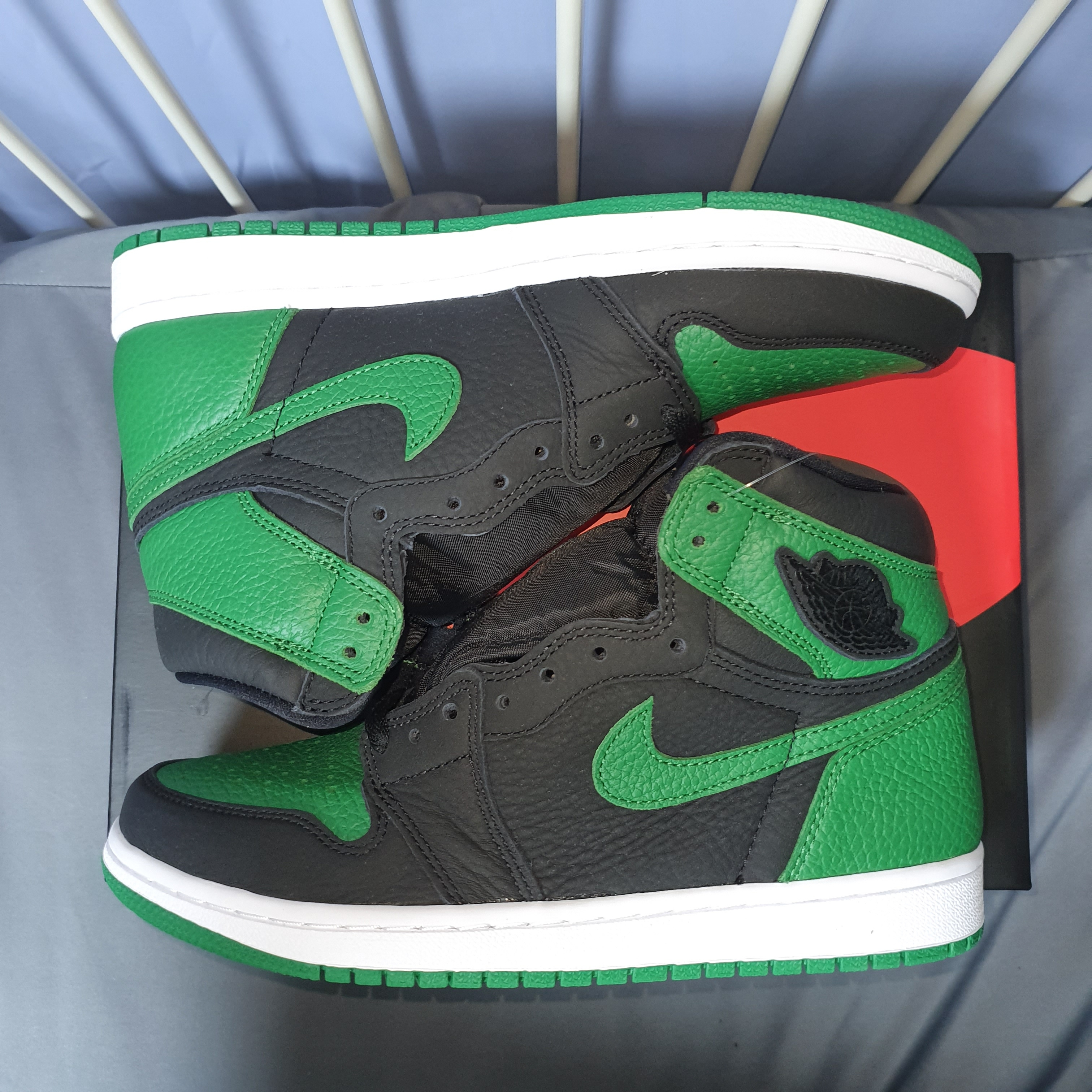 Jordan 1 Retro High OG Pine Green Black 착용 스타일 - 5