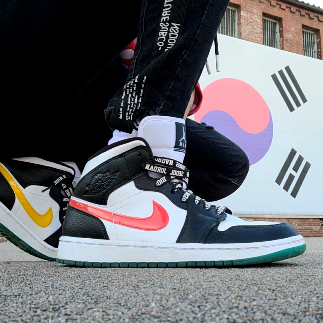 (W) Jordan 1 Mid Alternate Swooshes 착용 스타일