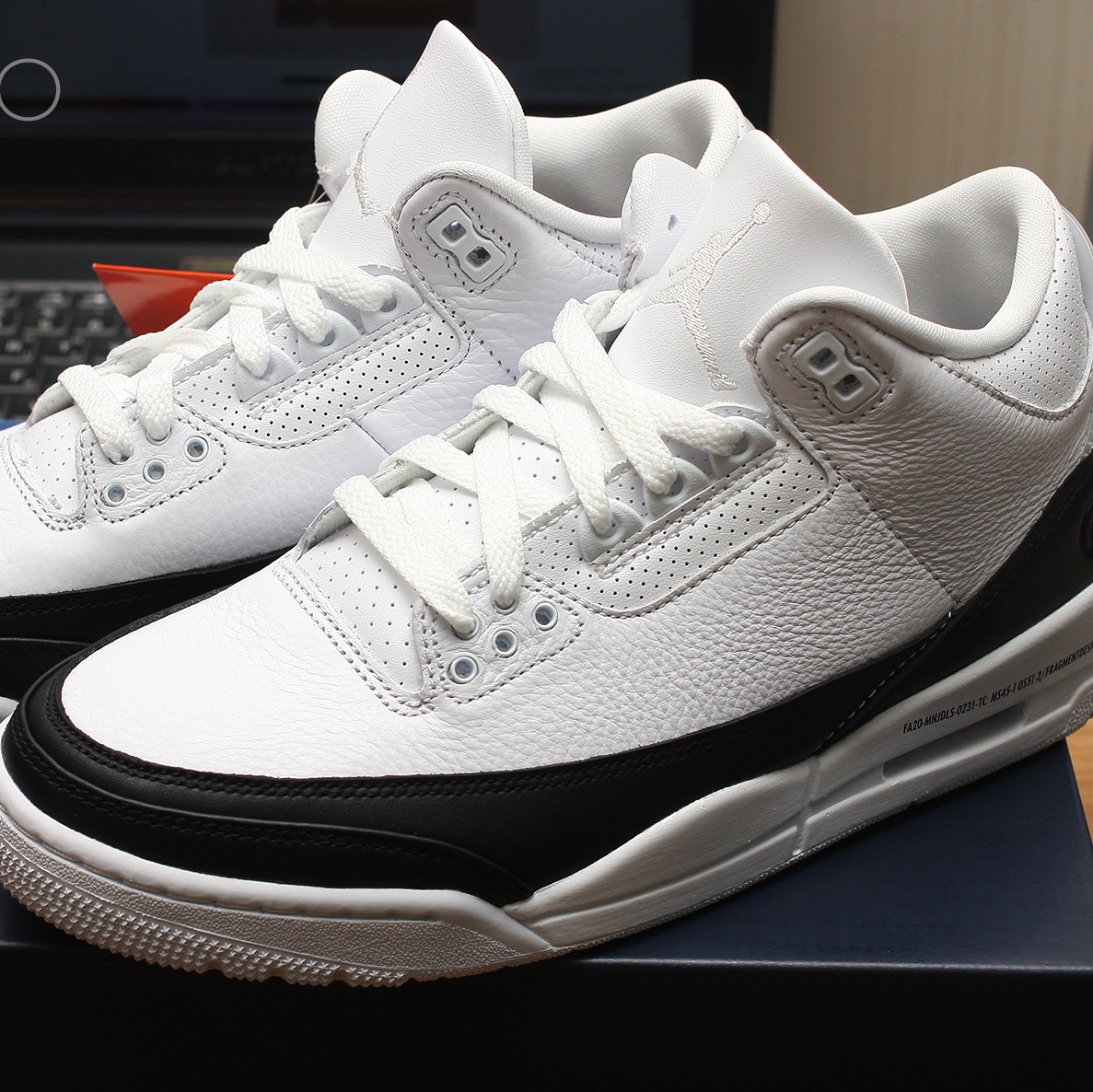 Jordan 3 x Fragment Retro SP White Black 착용 스타일 - 4