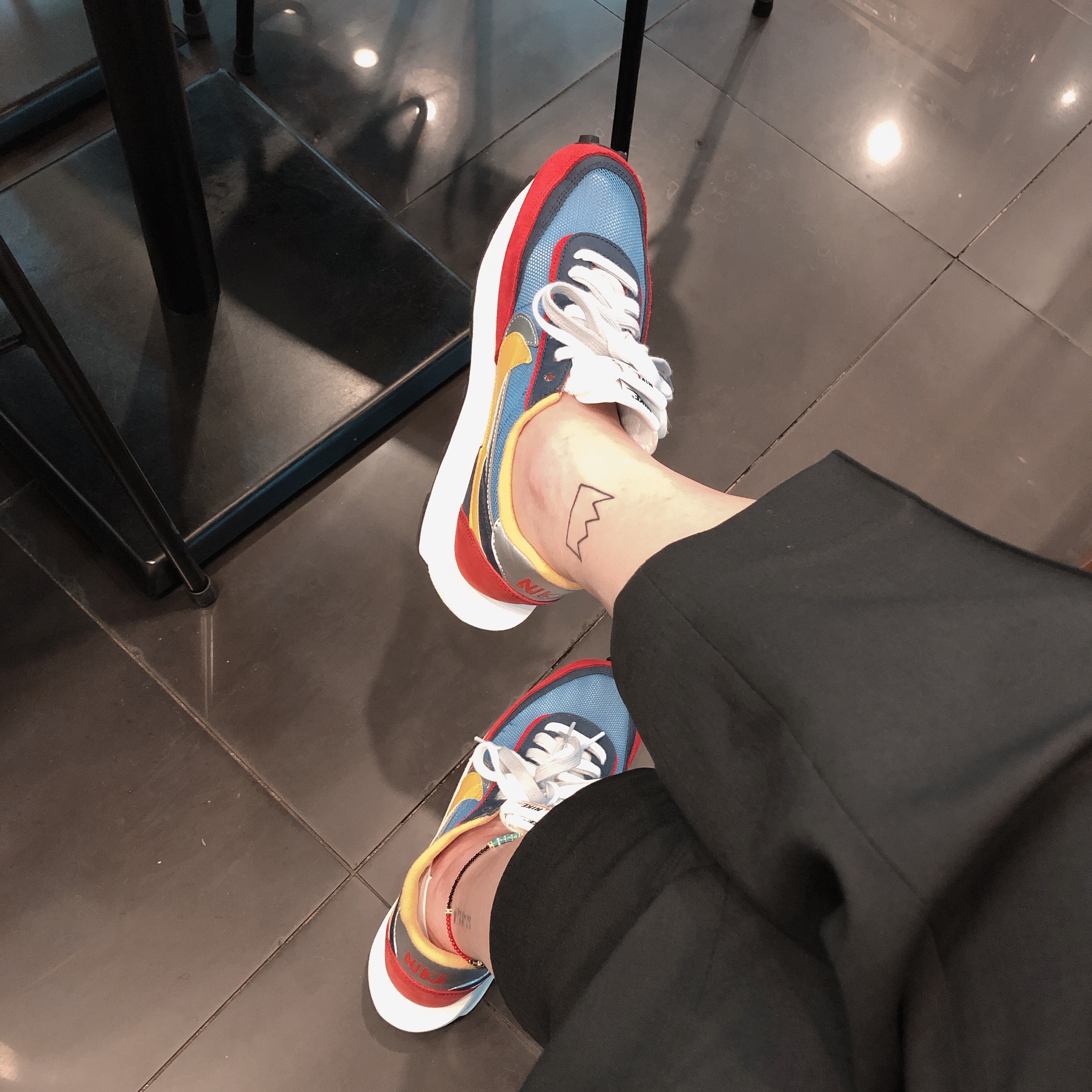 Nike x Sacai LDWaffle Blue Multi 착용 스타일