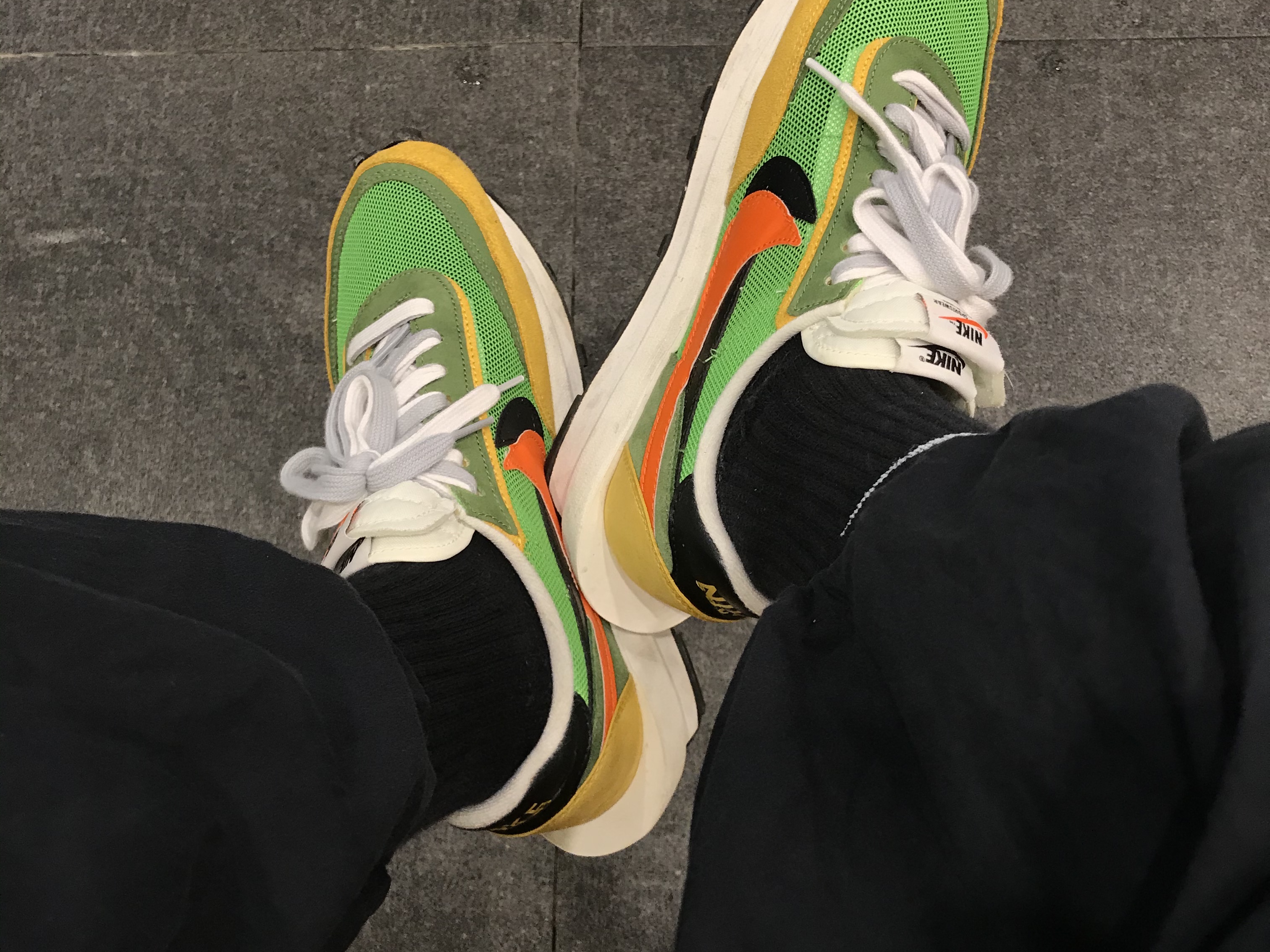 Nike x Sacai LDWaffle Green Multi 착용 스타일