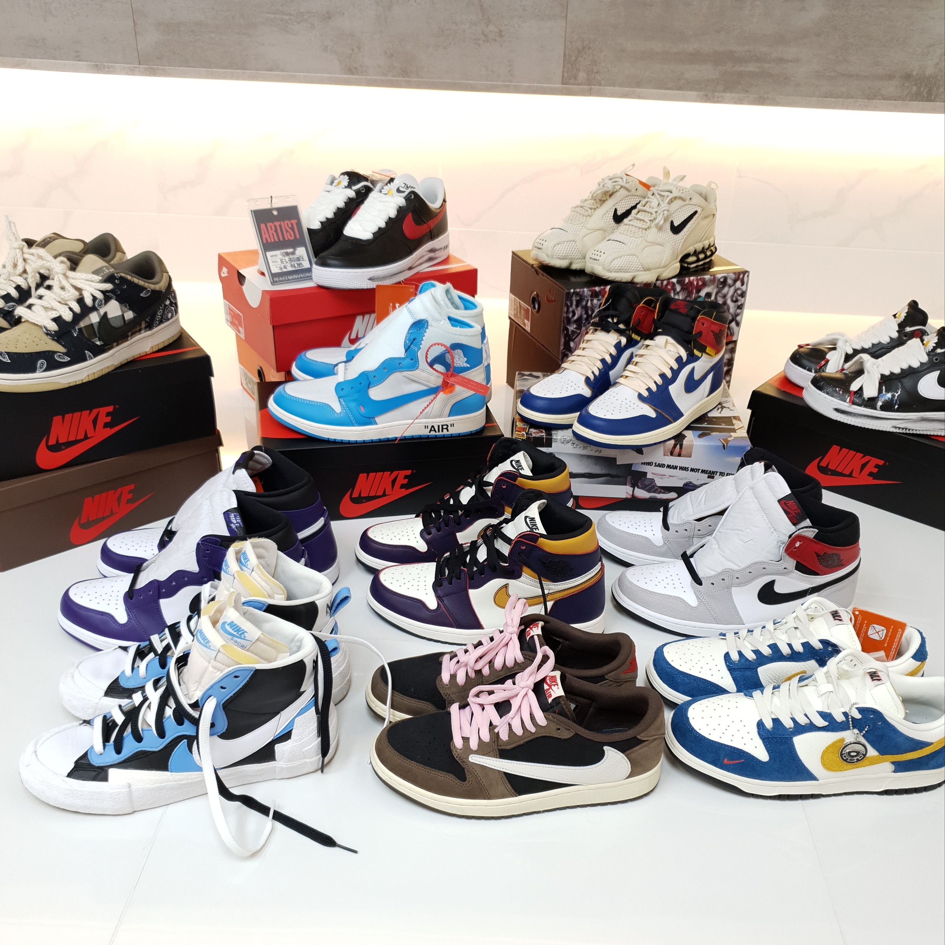 Jordan 1 x Travis Scott Retro Low OG SP Mocha, Nike x Travis Scott SB Dunk Low 착용 스타일