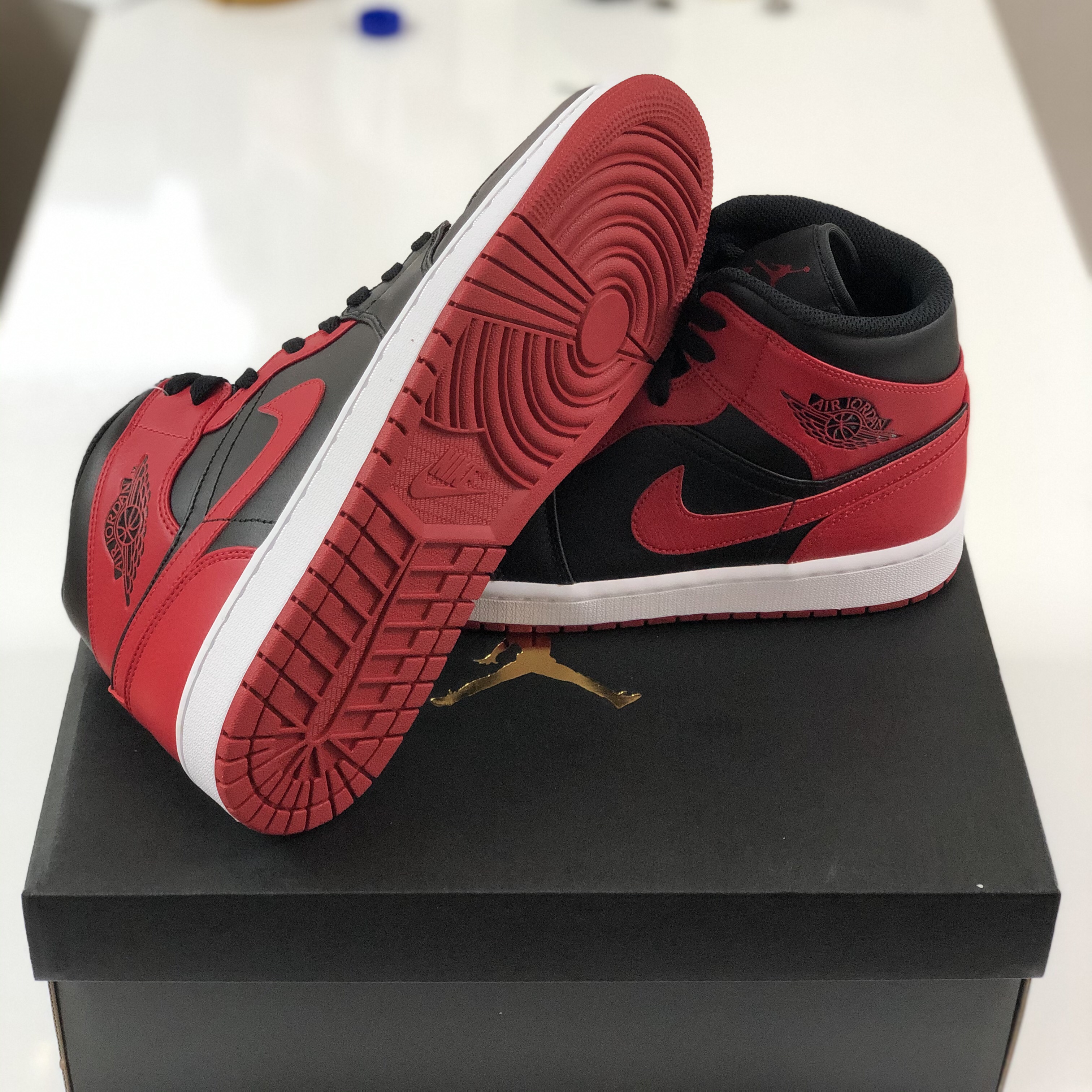 Jordan 1 Mid Bred Banned 2020 착용 스타일 - 5