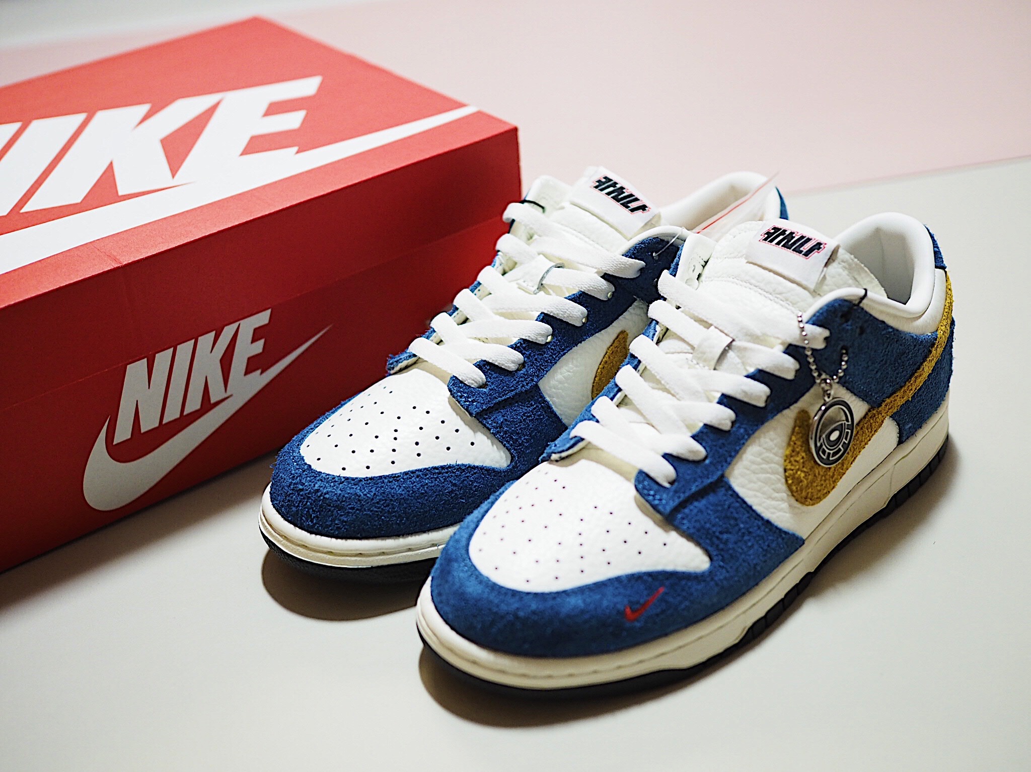 Nike x Kasina Dunk Low 80's Bus 착용 스타일 - 2