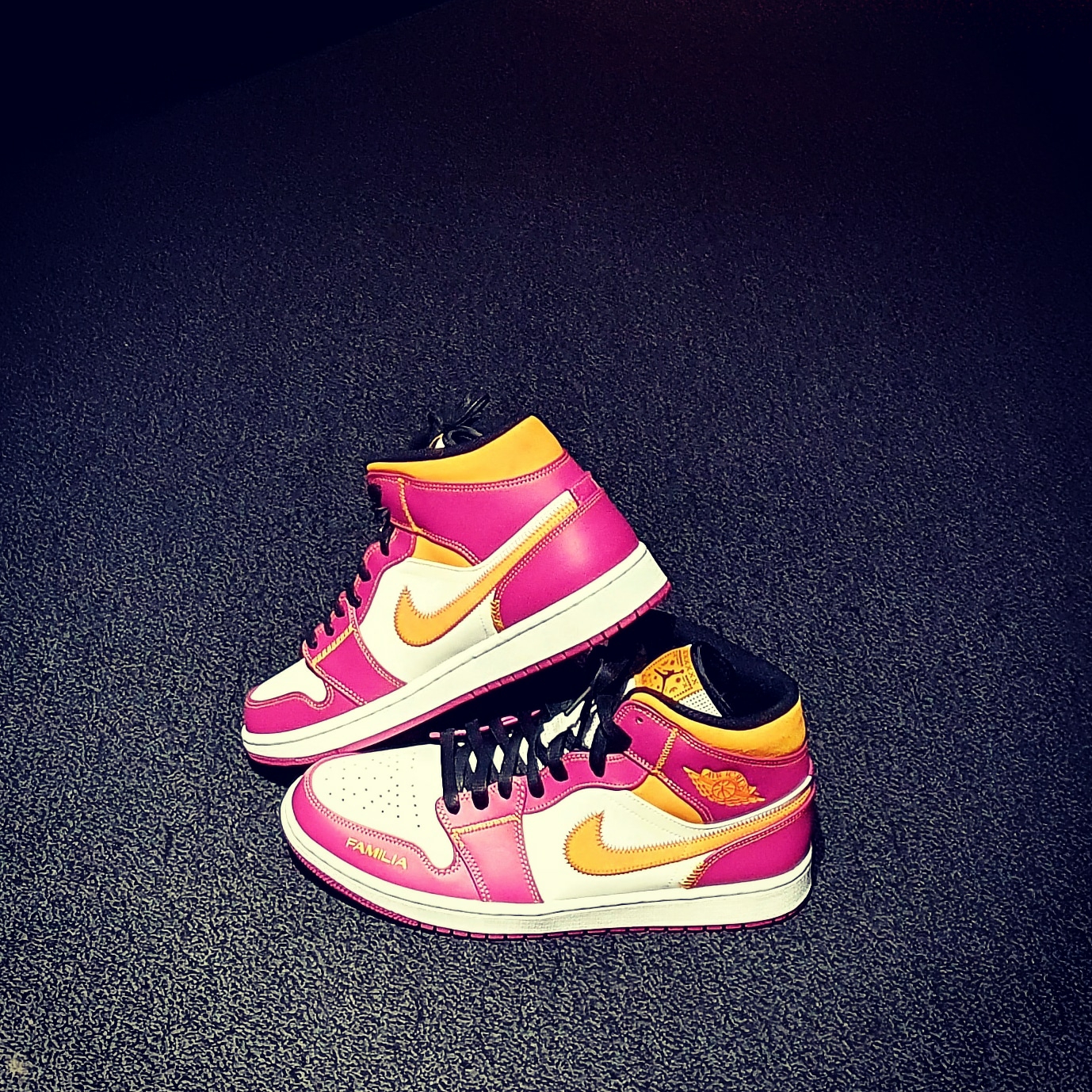 Jordan 1 Mid DOD Familia 착용 스타일