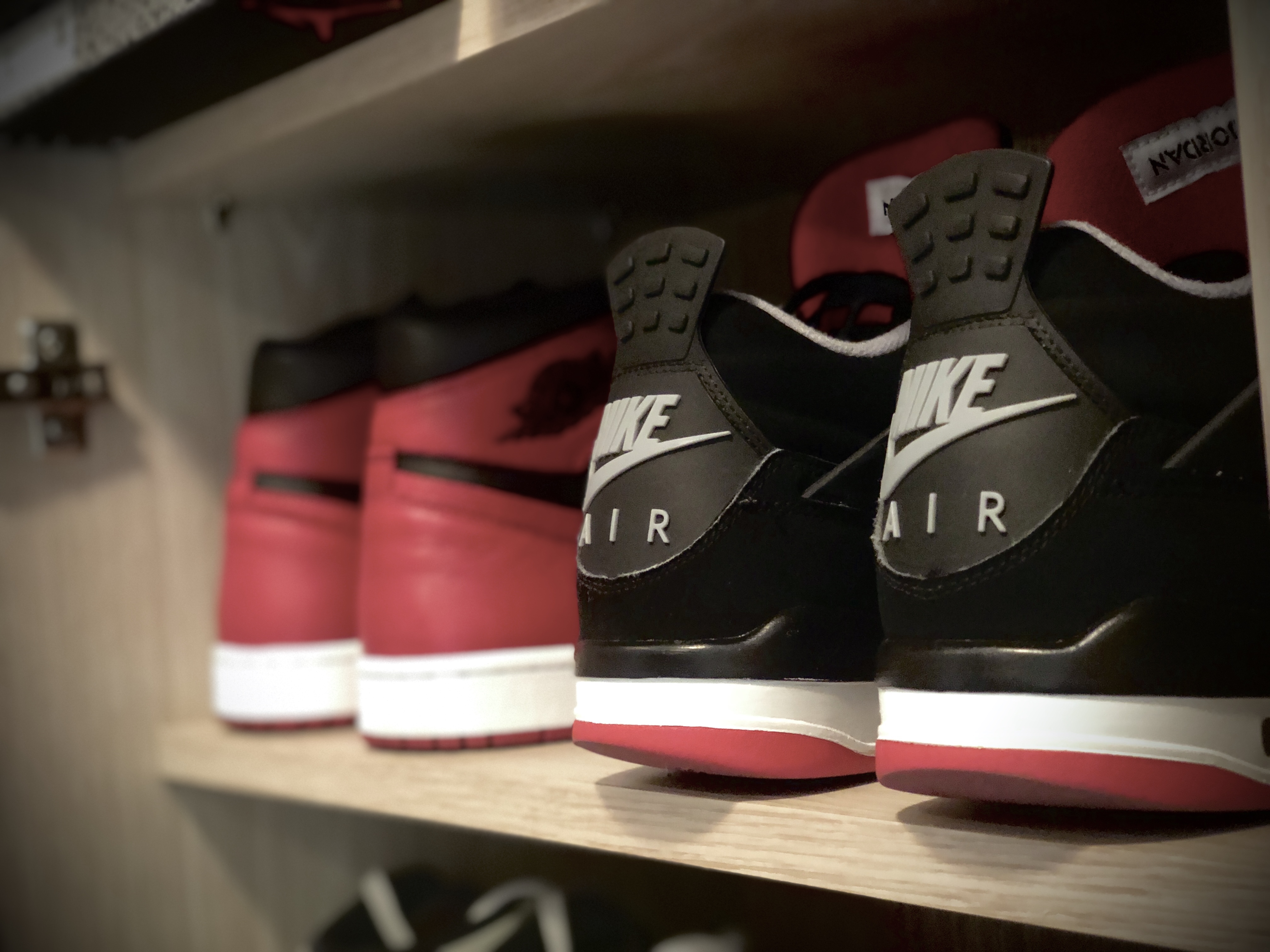 Jordan 1 Retro High OG Bred Banned 2016, Jordan 4 Retro Bred 2019 착용 스타일
