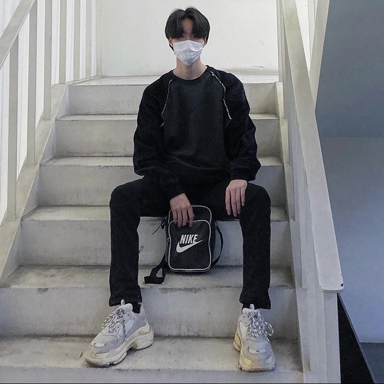 Balenciaga Triple S White 2018 착용 스타일