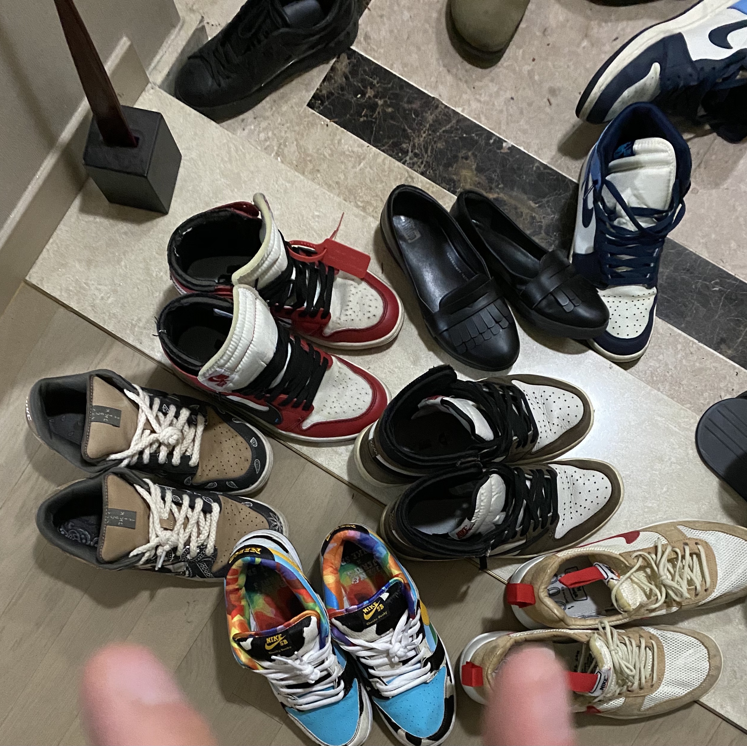 Jordan 1 x Travis Scott Retro High OG SP Mocha, Jordan 1 x Off-White Retro High Chicago The Ten 착용 스타일