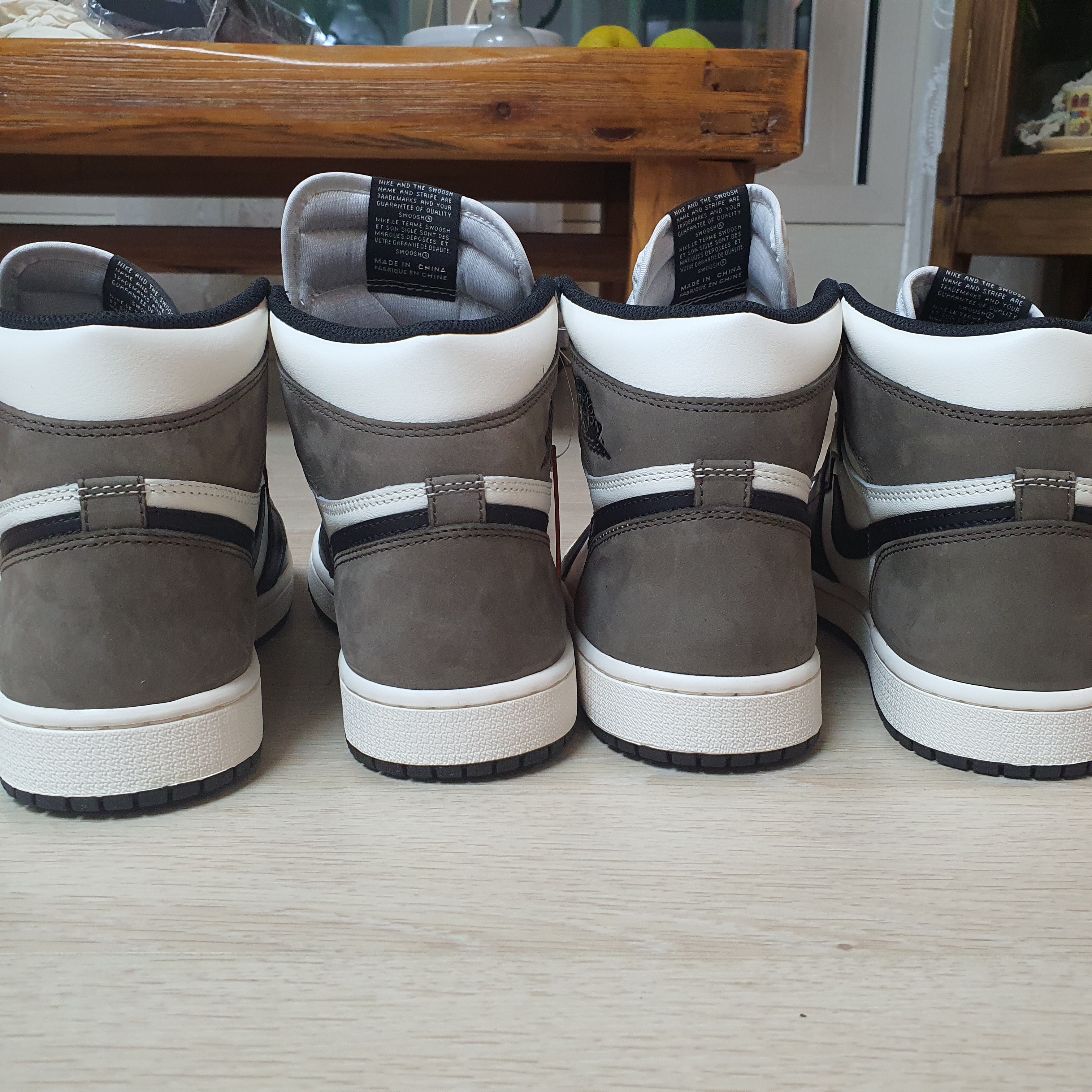 Jordan 1 Retro High OG Black Mocha 착용 스타일 - 4