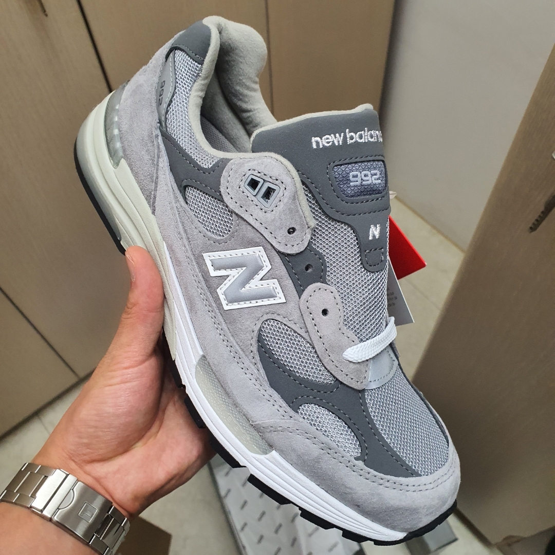 New Balance 992 Made in USA Grey - D Standard 착용 스타일
