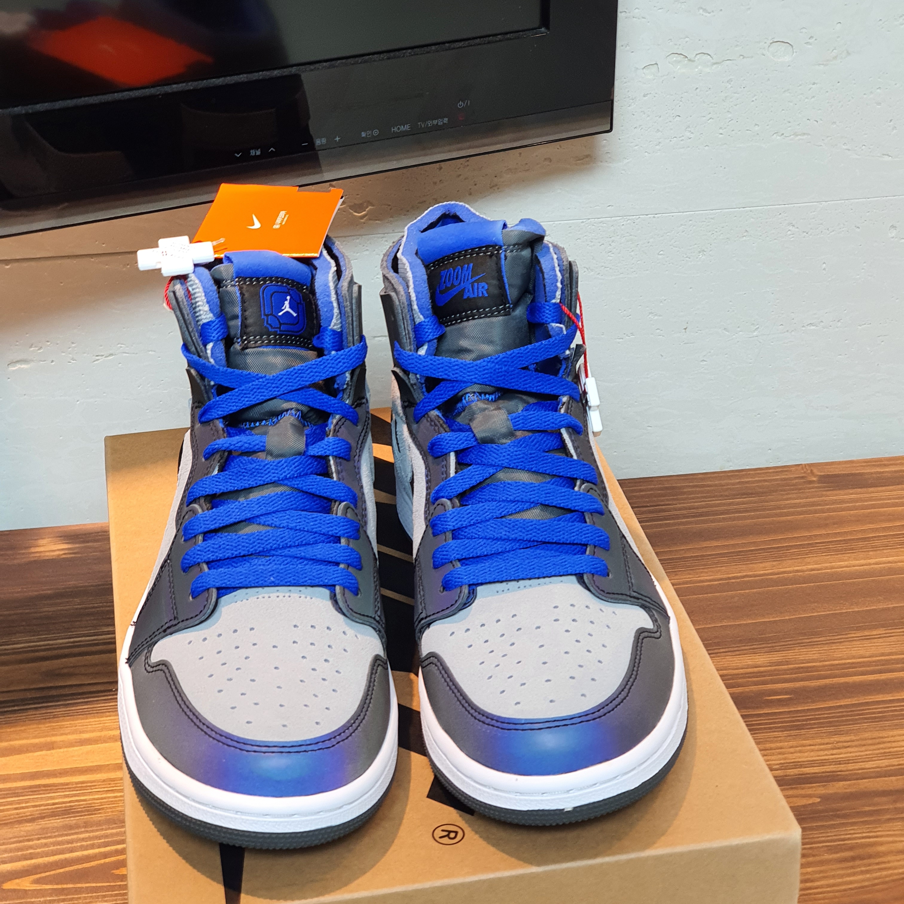 Jordan 1 x League of Legends Zoom Air CMFT Esports 착용 스타일 - 4