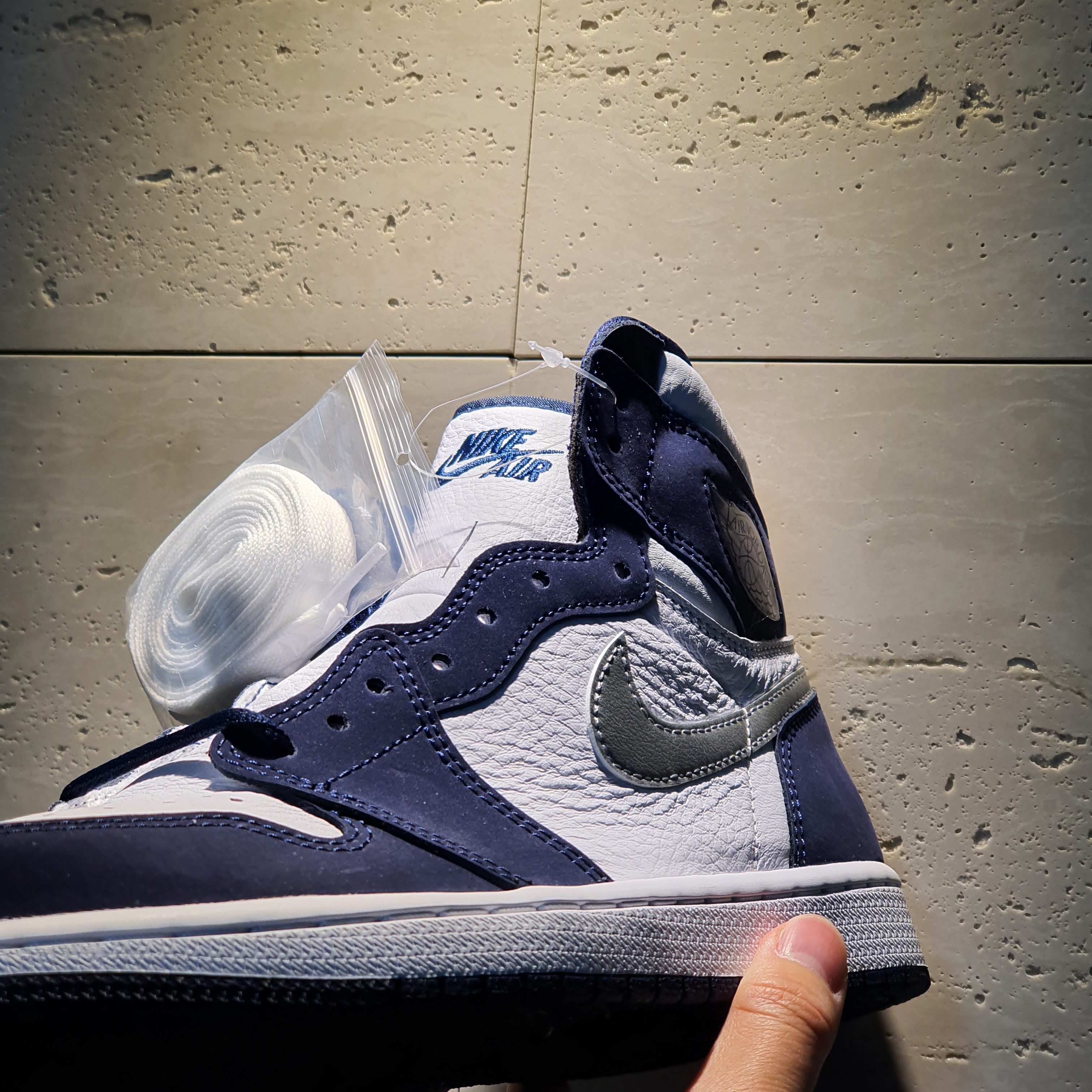 Jordan 1 Retro High OG CO.JP Midnight Navy 착용 스타일 - 3