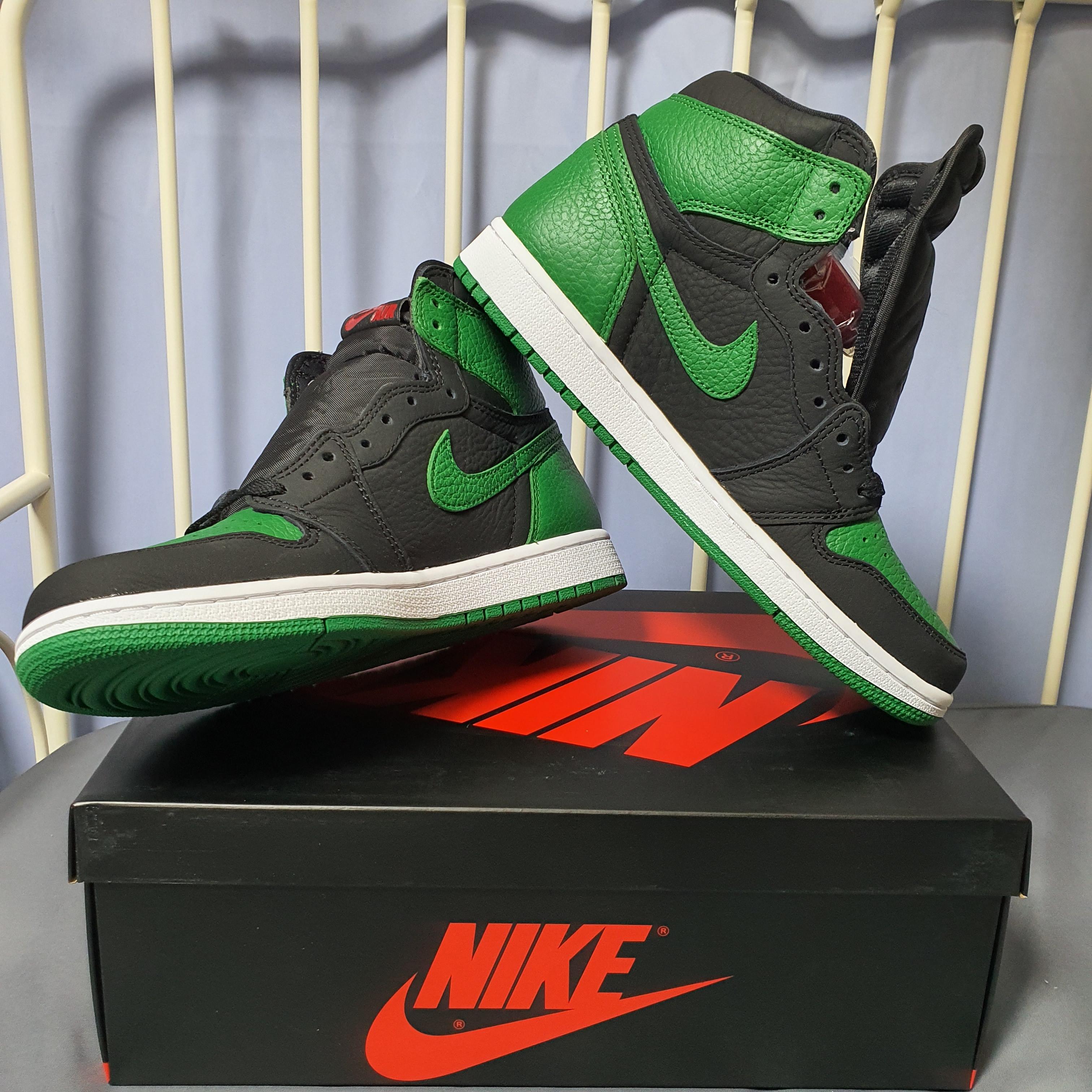 Jordan 1 Retro High OG Pine Green Black 착용 스타일 - 4