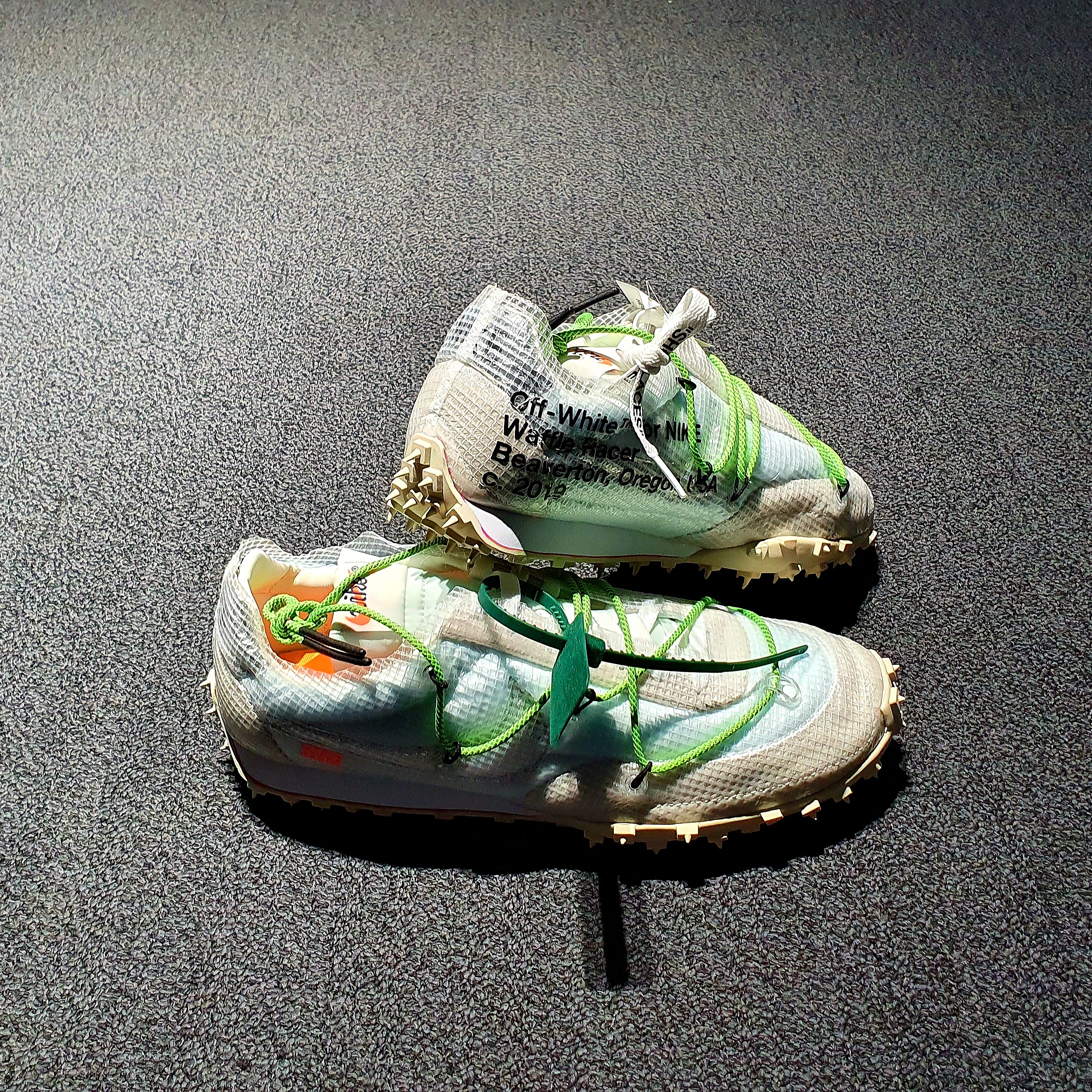 (W) Nike x Off-White Waffle Racer White 착용 스타일