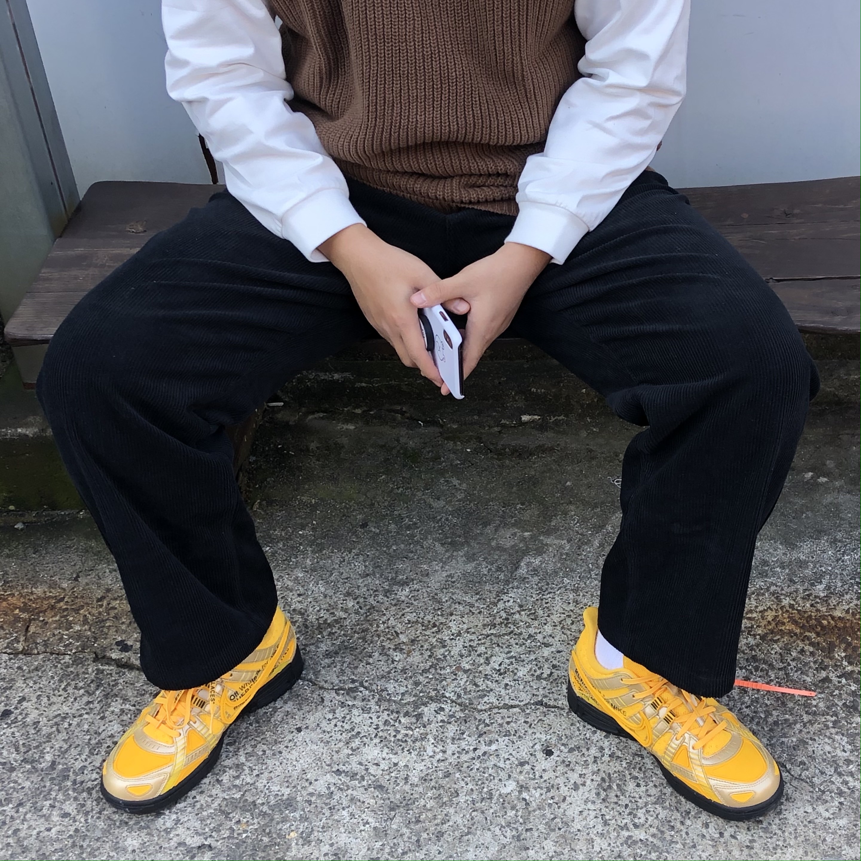 Nike x Off-White Air Rubber Dunk University Gold 착용 스타일