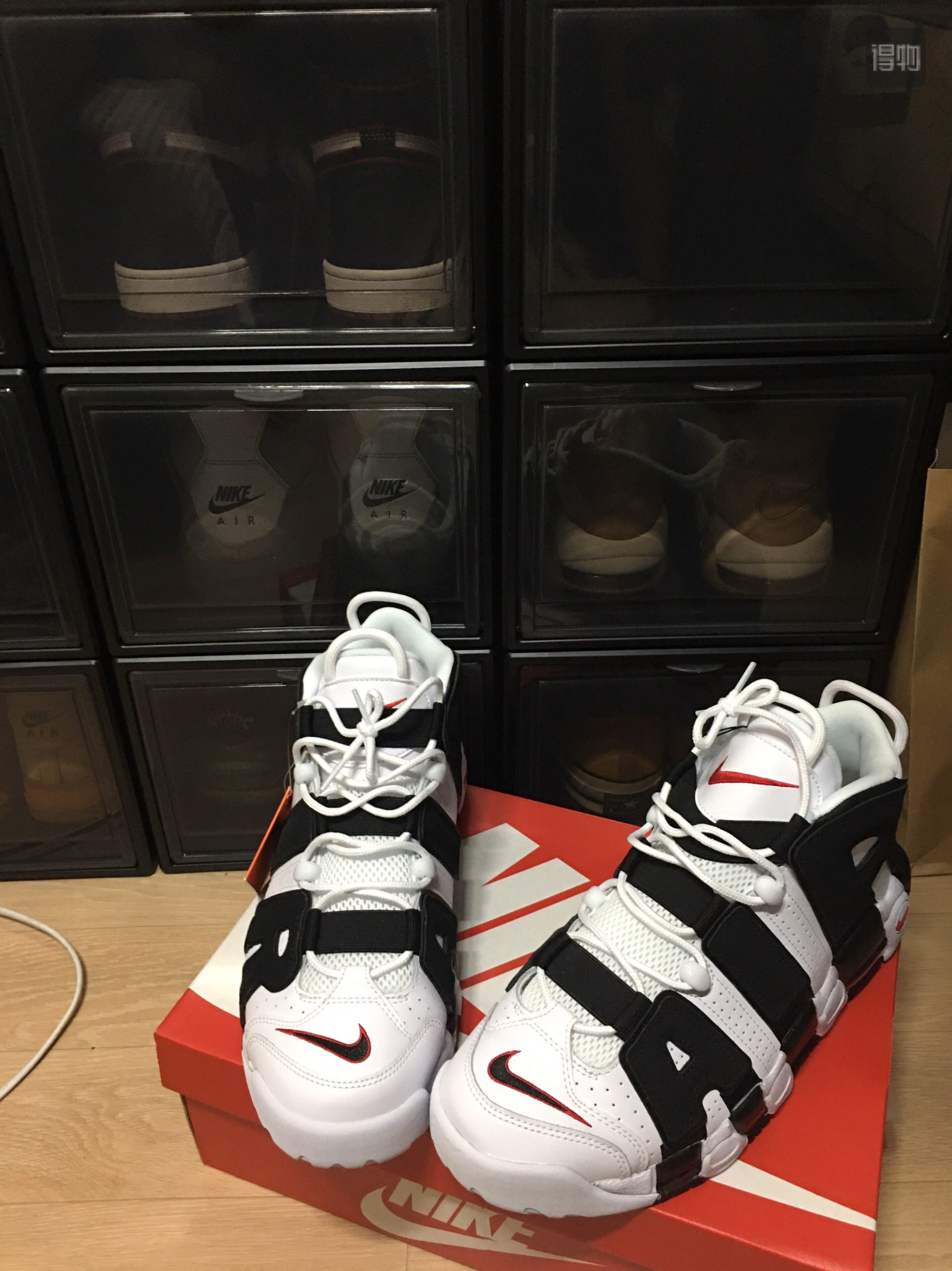 Adidas Yeezy Boost 350 V2 Cinder, Nike Air More Uptempo Scottie Pippen 착용 스타일 - 2