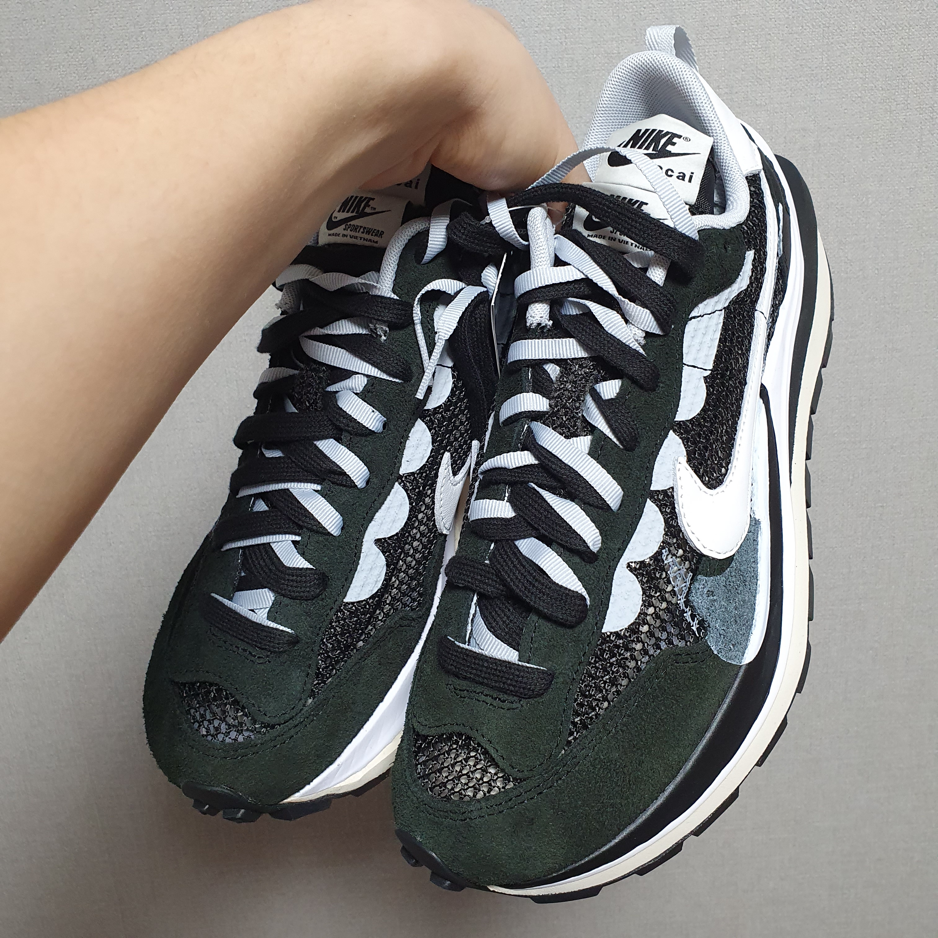 Nike x Sacai VaporWaffle Black White 착용 스타일