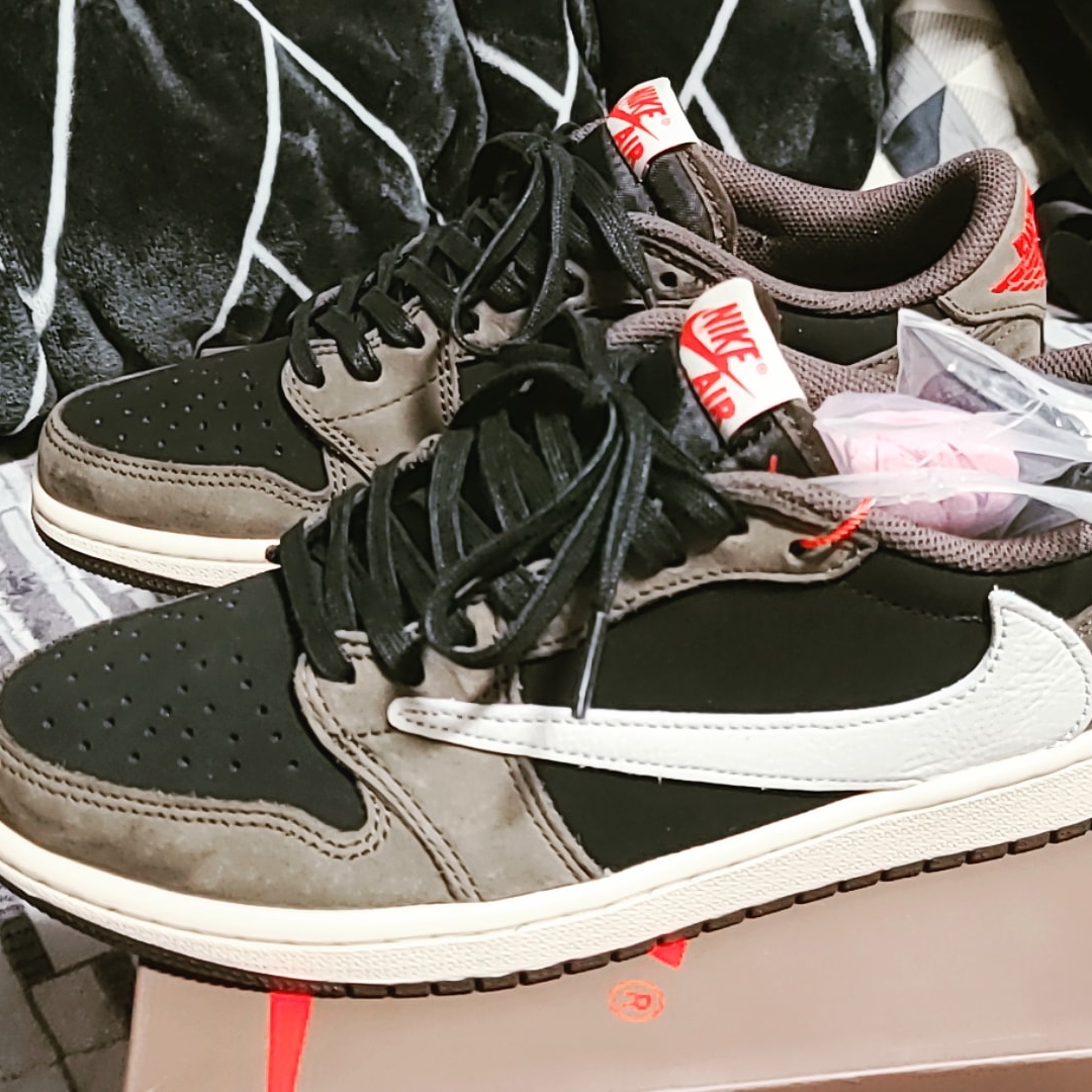 Jordan 1 x Travis Scott Retro Low OG SP Mocha 착용 스타일