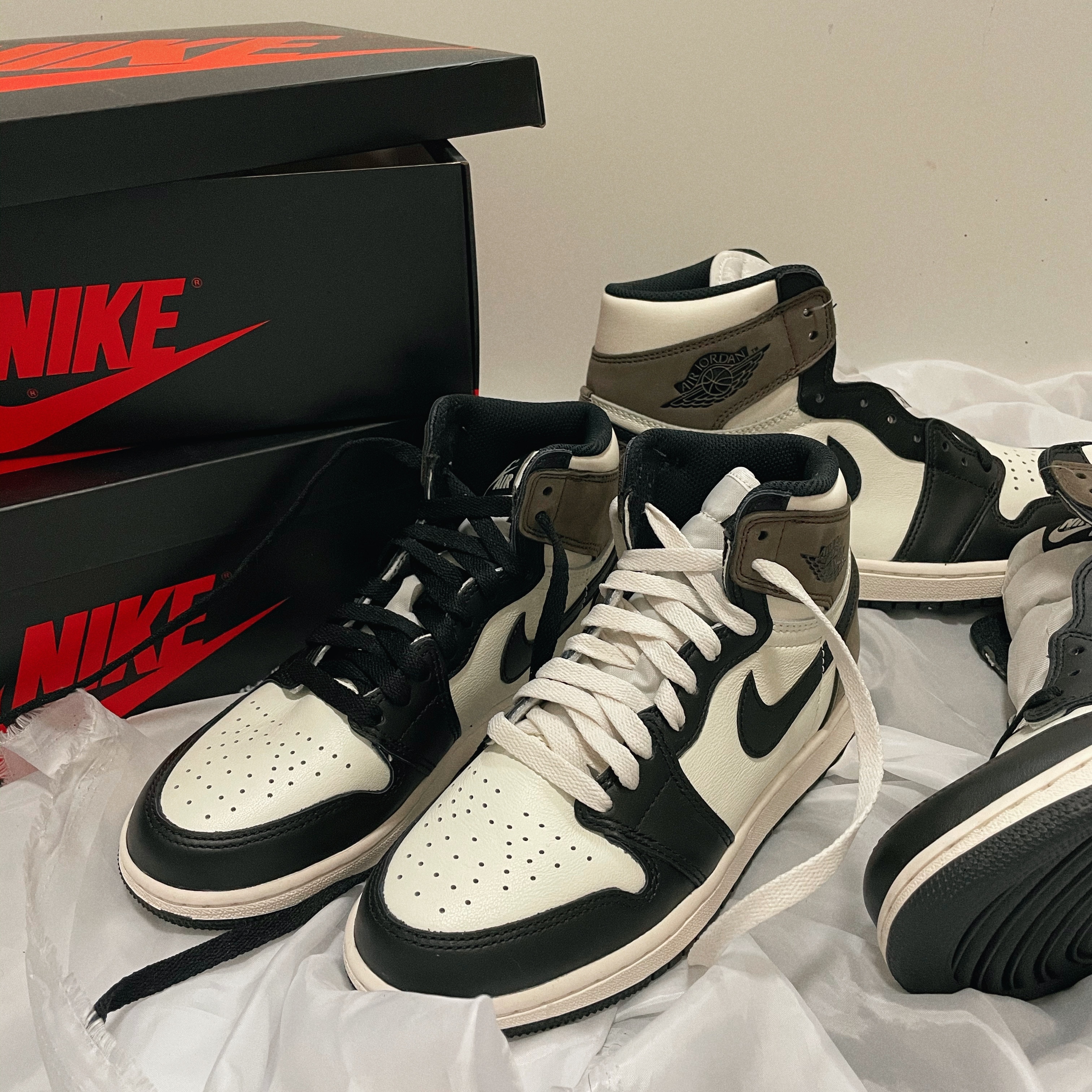 Jordan 1 Retro High OG Black Mocha 착용 스타일 - 2