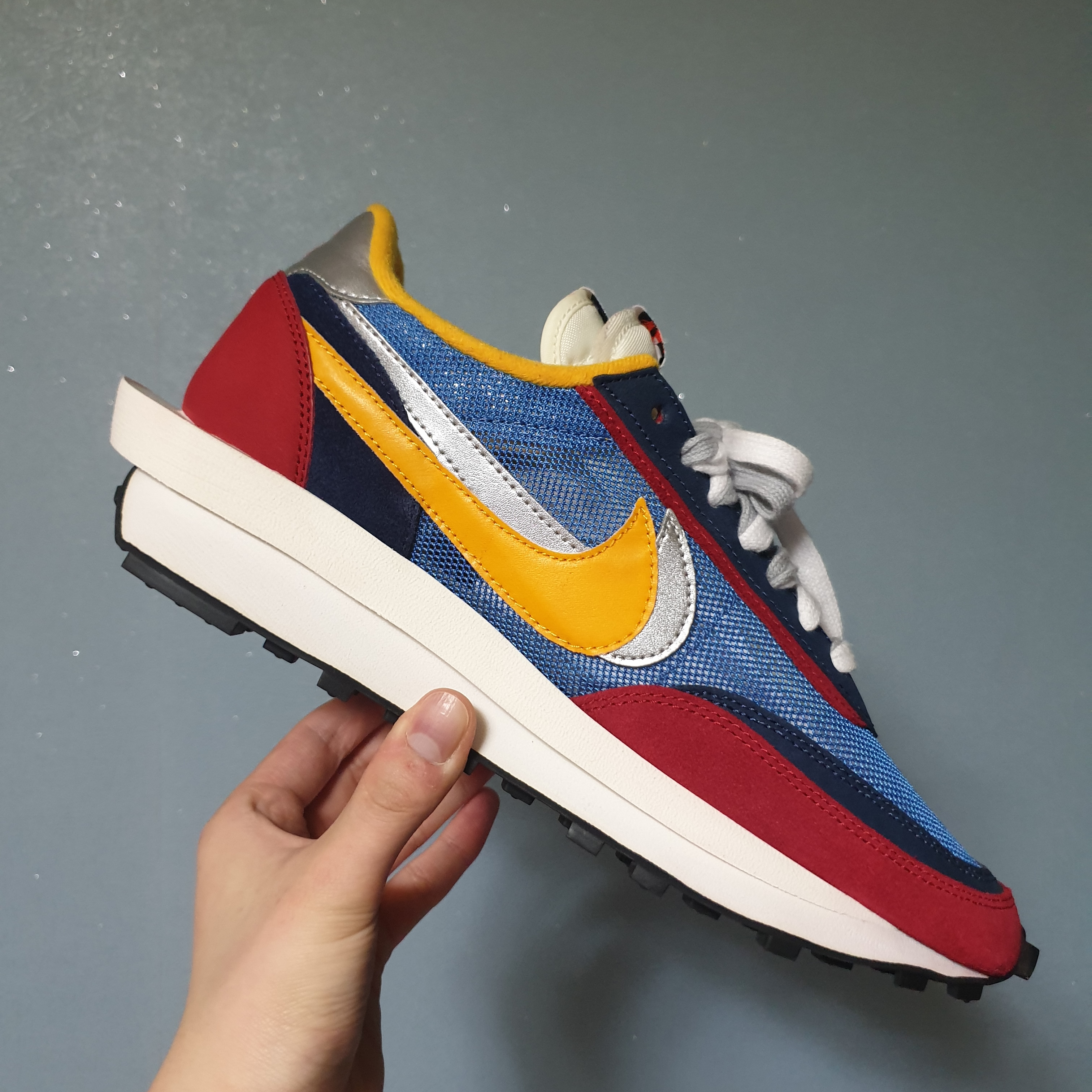 Nike x Sacai LDWaffle Blue Multi 착용 스타일 - 1
