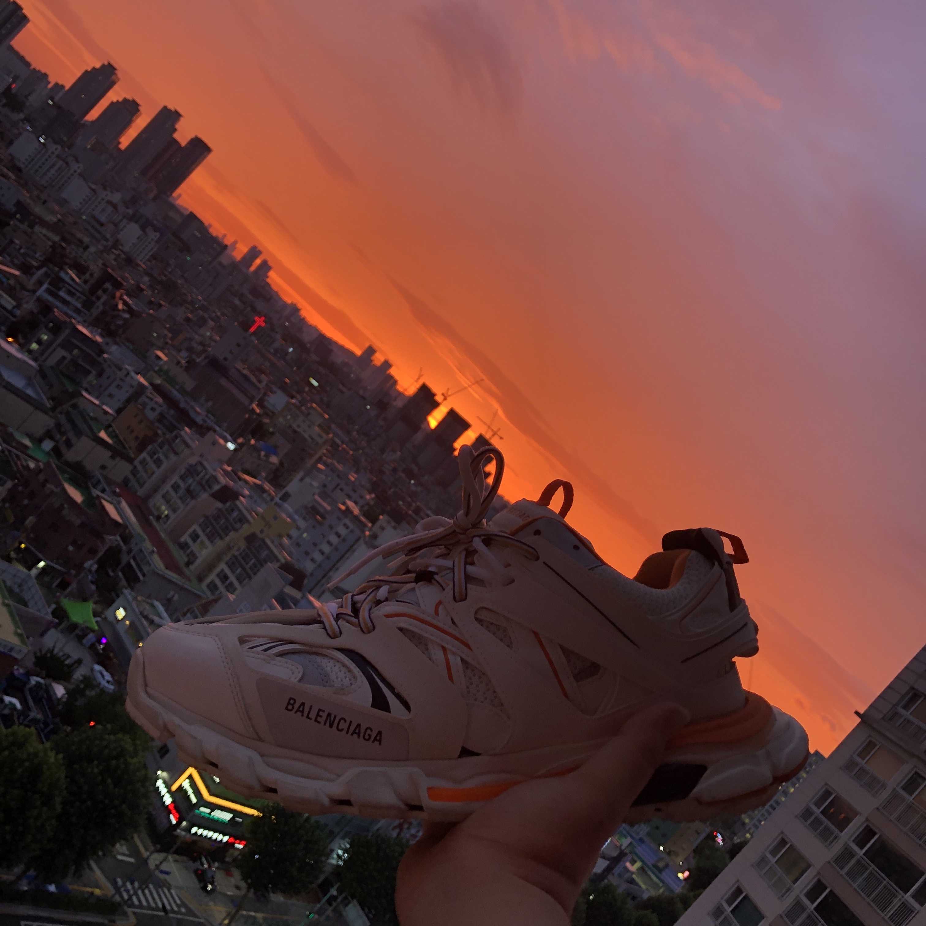 Balenciaga Track Sneakers White Orange 2019 착용 스타일
