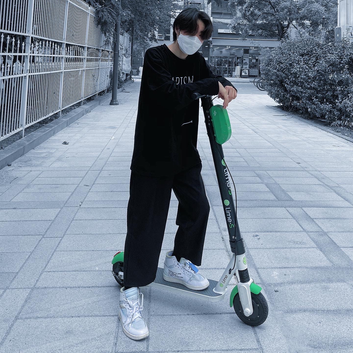 Jordan 1 x Off-White Retro High White 착용 스타일 - 1