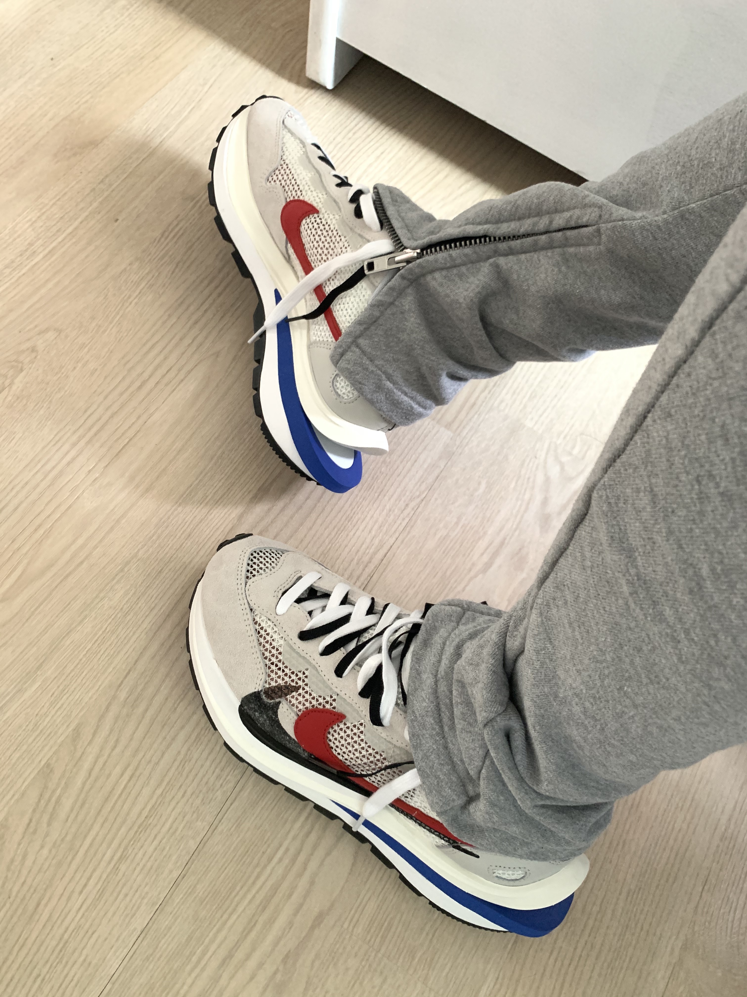 Nike x Sacai VaporWaffle Royal Fuchsia 착용 스타일