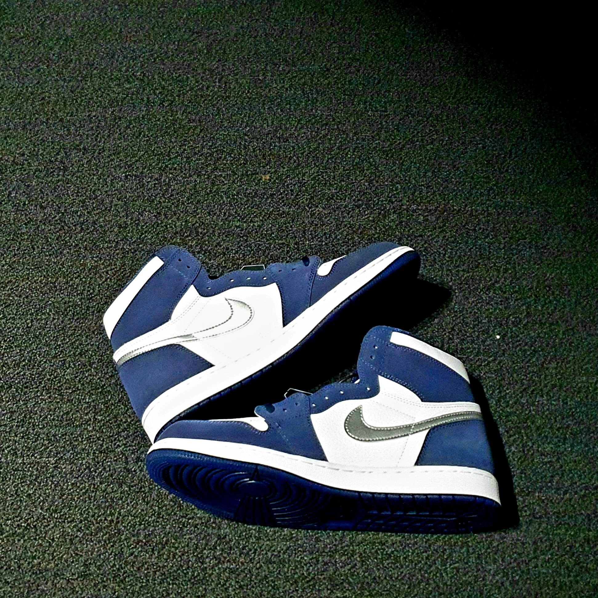 Jordan 1 Retro High OG CO.JP Midnight Navy 착용 스타일