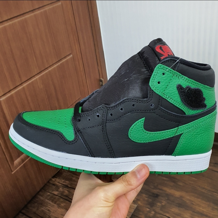 Jordan 1 Retro High OG Pine Green Black 착용 스타일