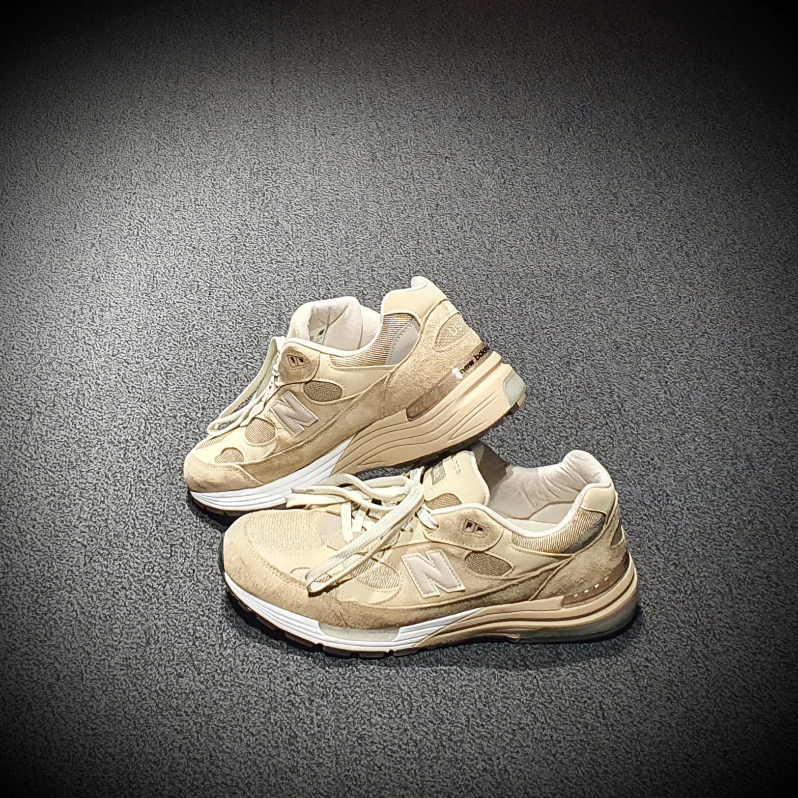 New Balance 992 Made in USA Tan 착용 스타일
