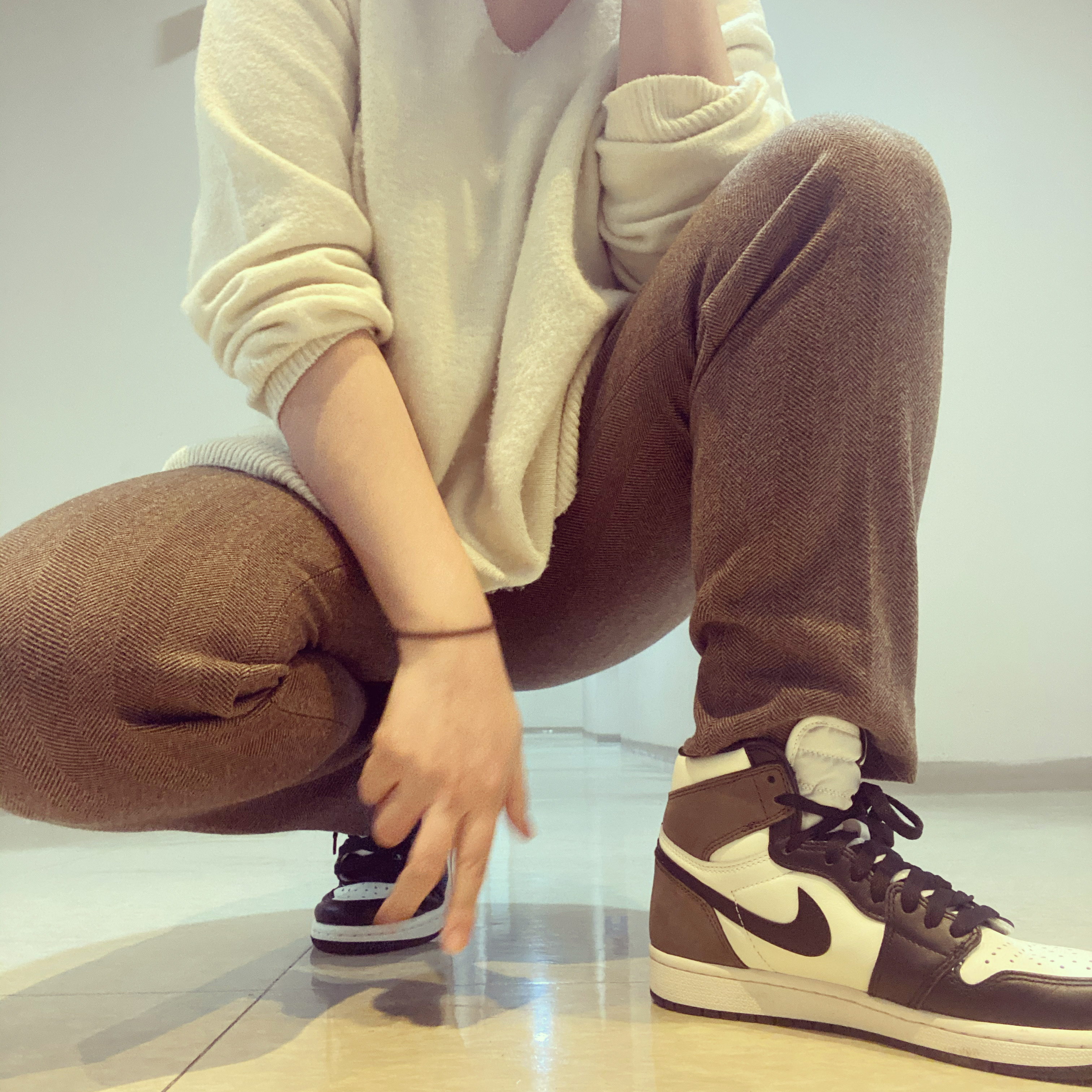 Jordan 1 Retro High OG Black Mocha 착용 스타일