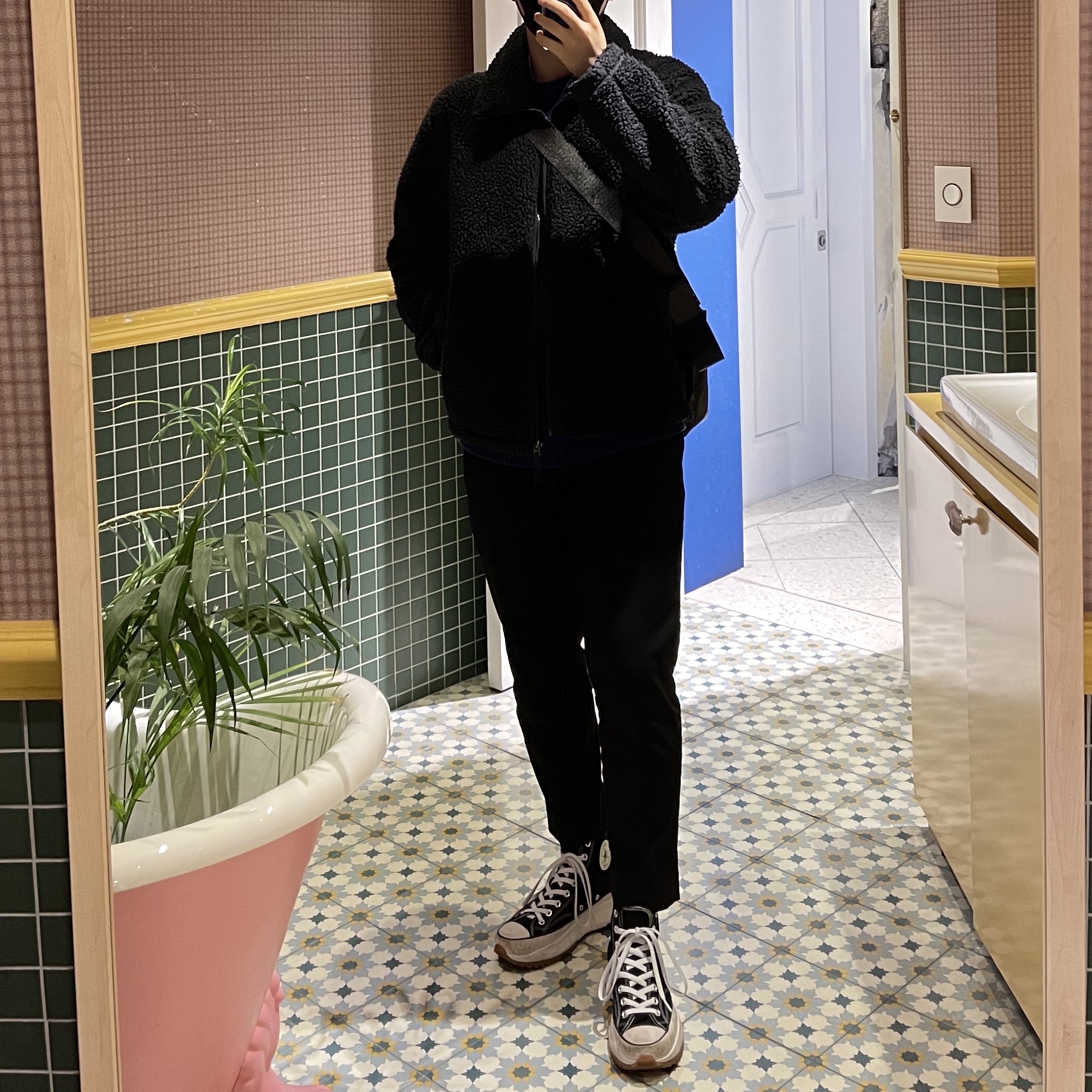 Converse Run Star Hike Hi Black White Gum 착용 스타일
