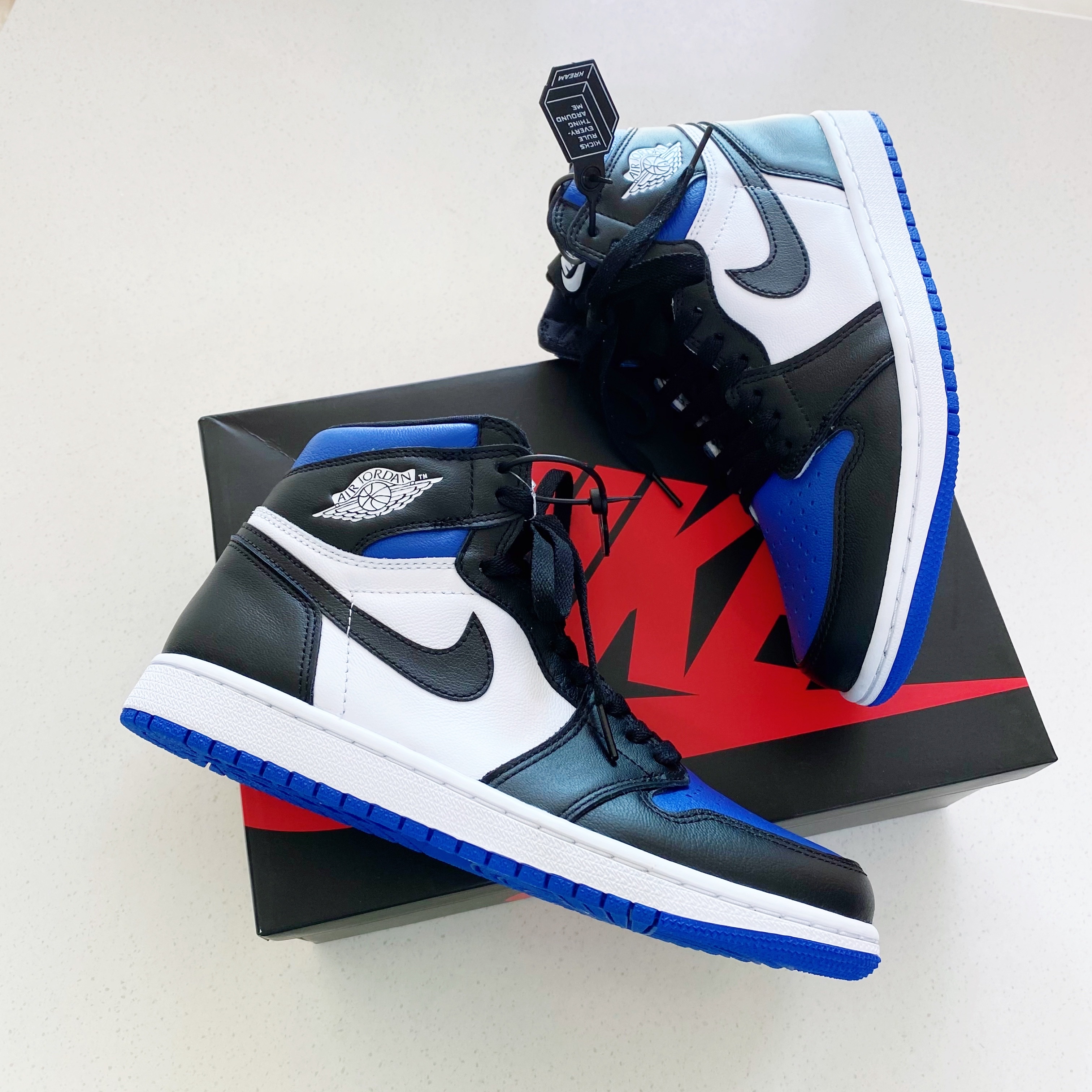 Jordan 1 Retro High OG Royal Toe 착용 스타일 - 2