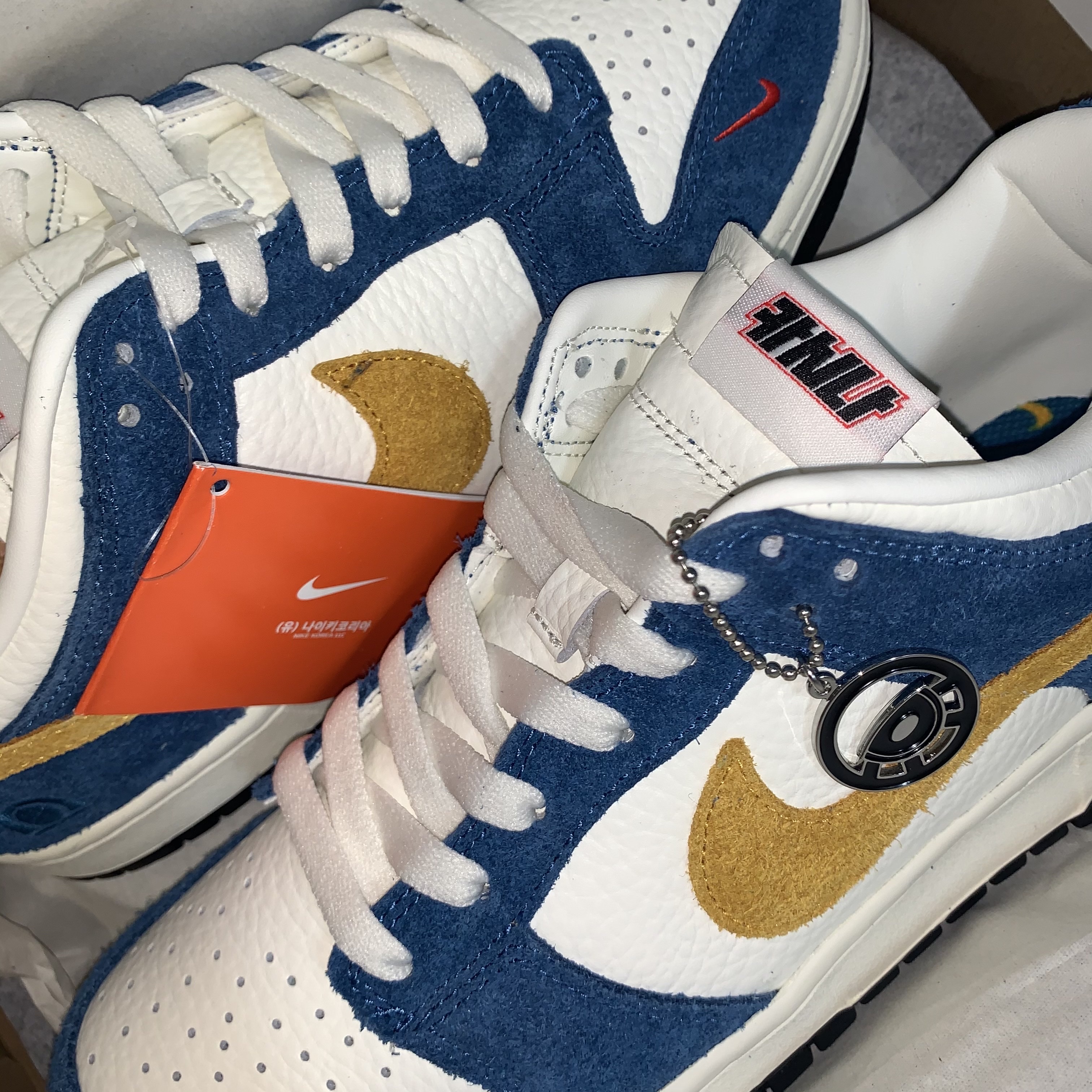 Nike x Kasina Dunk Low 80's Bus 착용 스타일