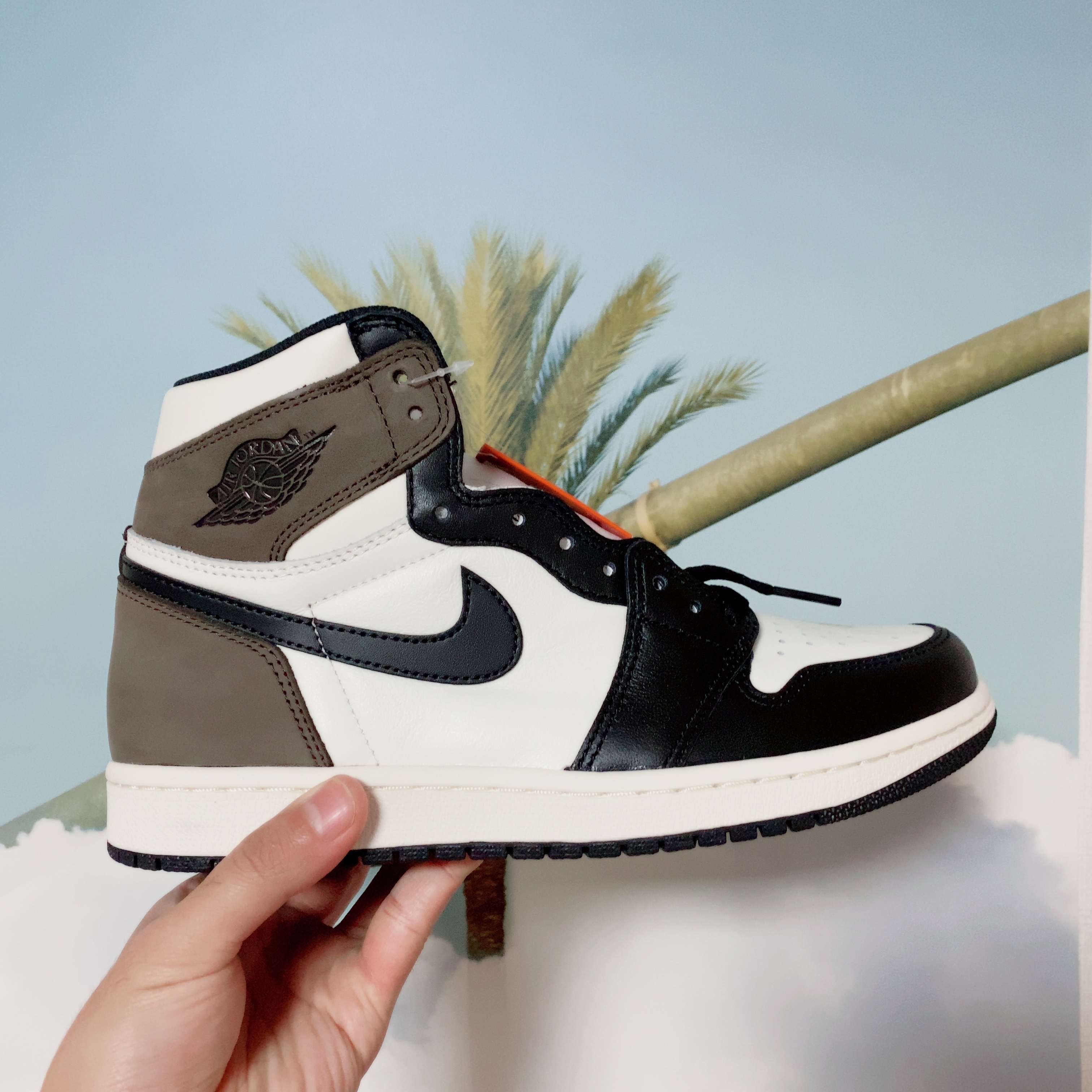 Jordan 1 Retro High OG Black Mocha 착용 스타일