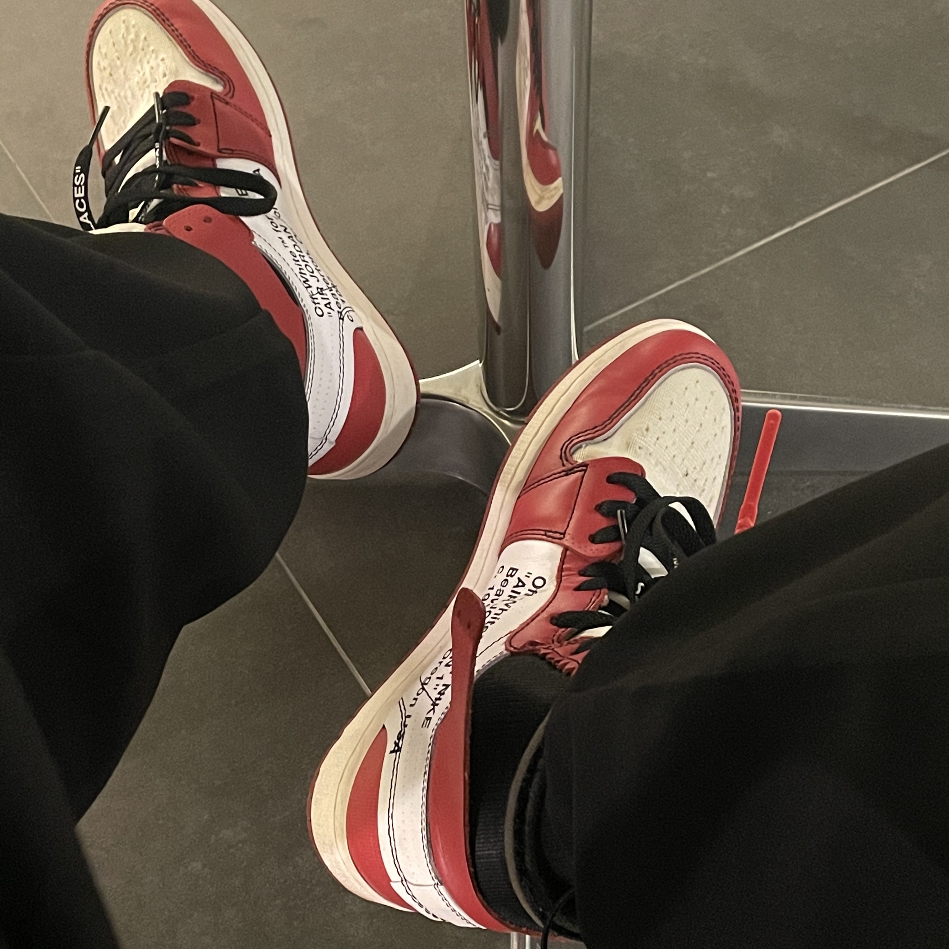 Jordan 1 x Off-White Retro High Chicago The Ten 착용 스타일