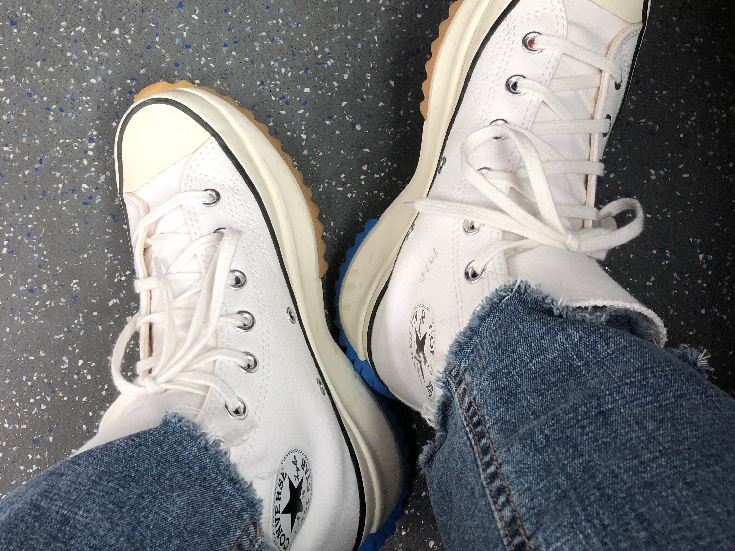 Converse x JW Anderson Run Star Hike Hi White 착용 스타일