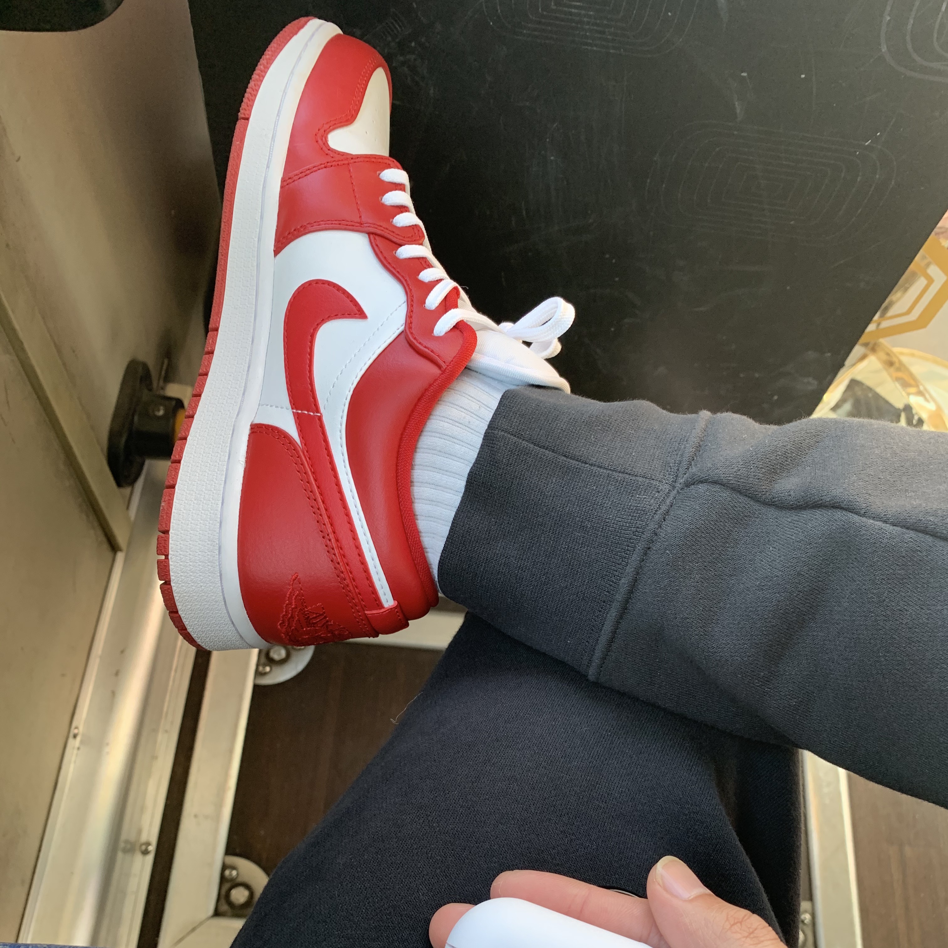 Jordan 1 Low Gym Red White 착용 스타일