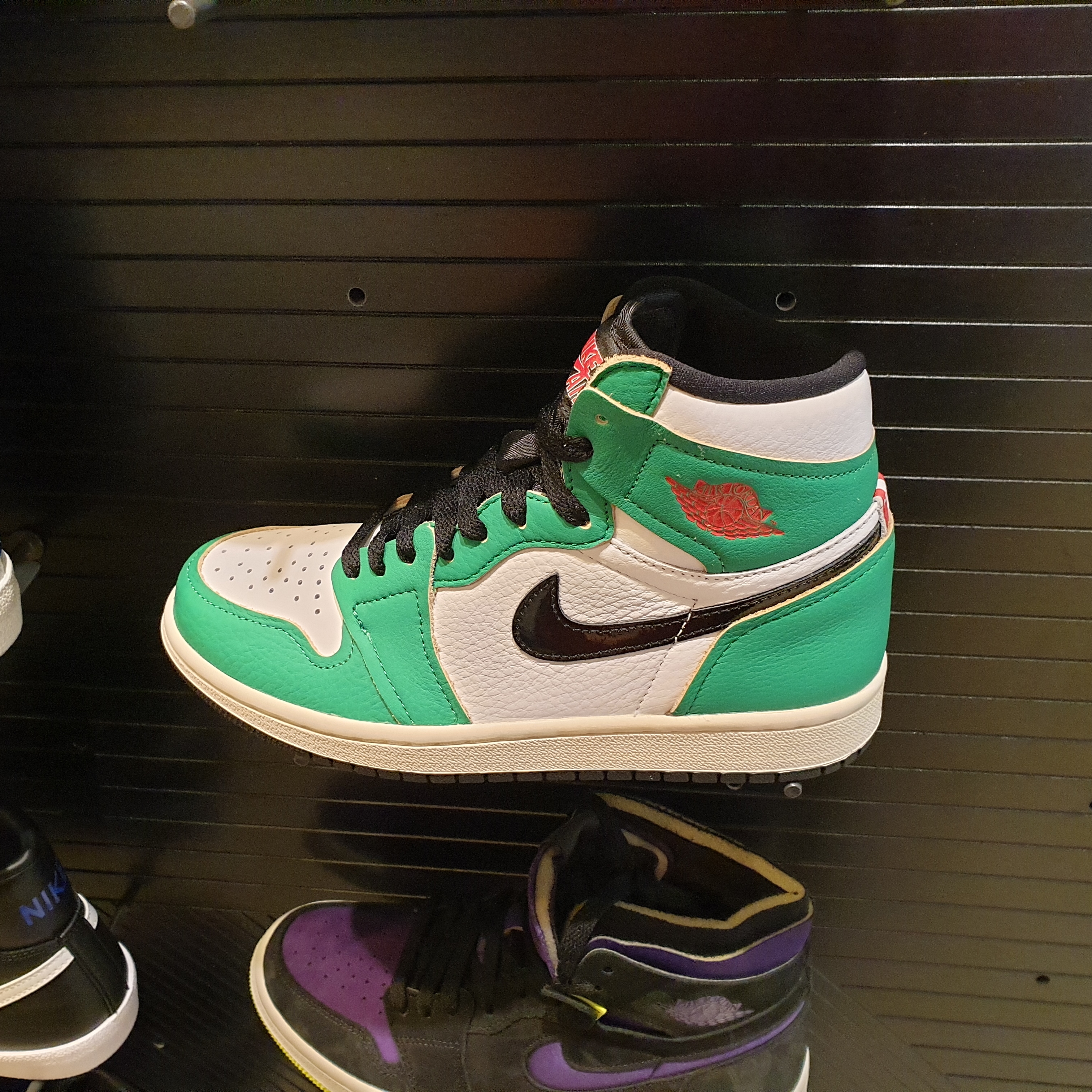 (W) Jordan 1 Retro High OG Lucky Green 착용 스타일 - 4