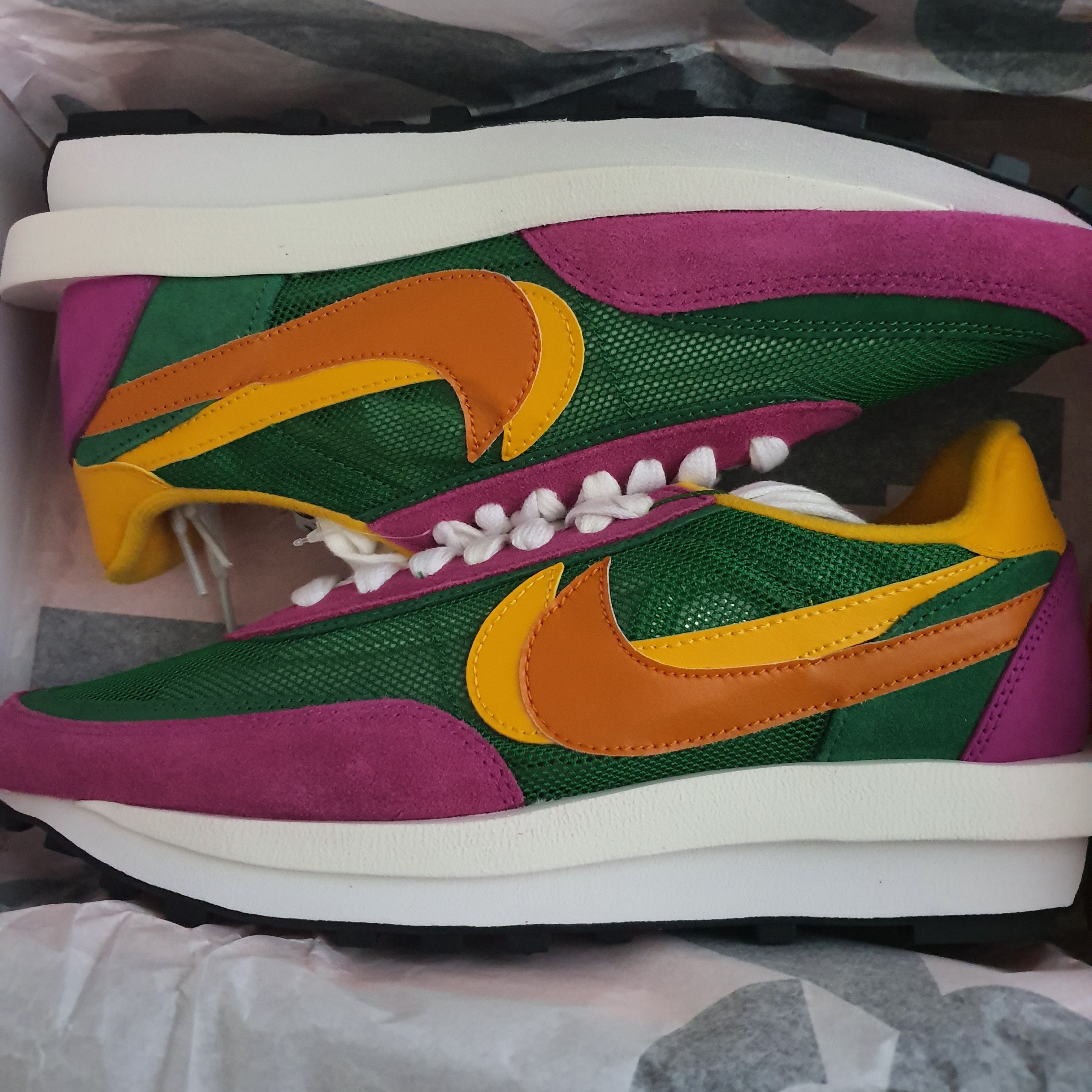 Nike x Sacai LDWaffle Pine Green 착용 스타일 - 2