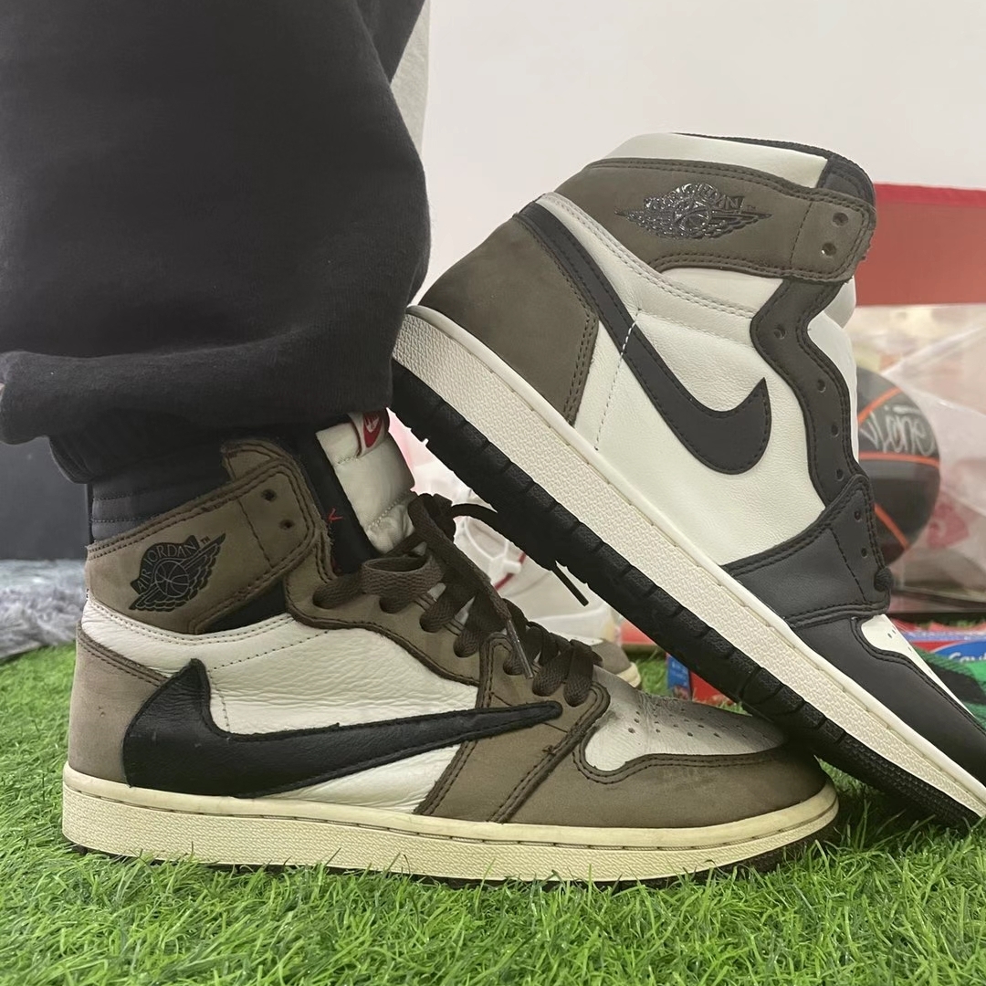 Jordan 1 Retro High OG Black Mocha, Jordan 1 x Travis Scott Retro High OG SP Mocha 착용 스타일