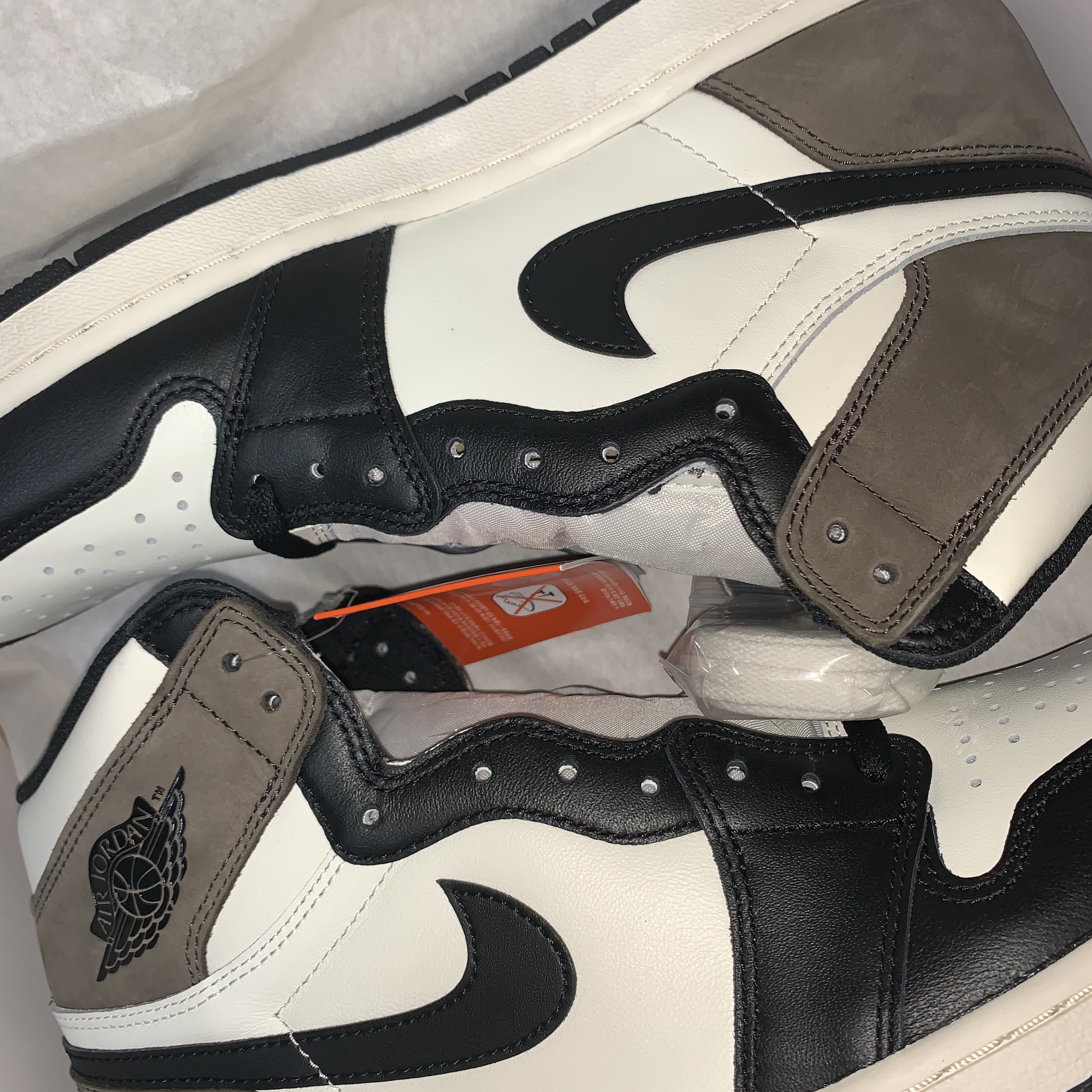 Jordan 1 Retro High OG Black Mocha 착용 스타일