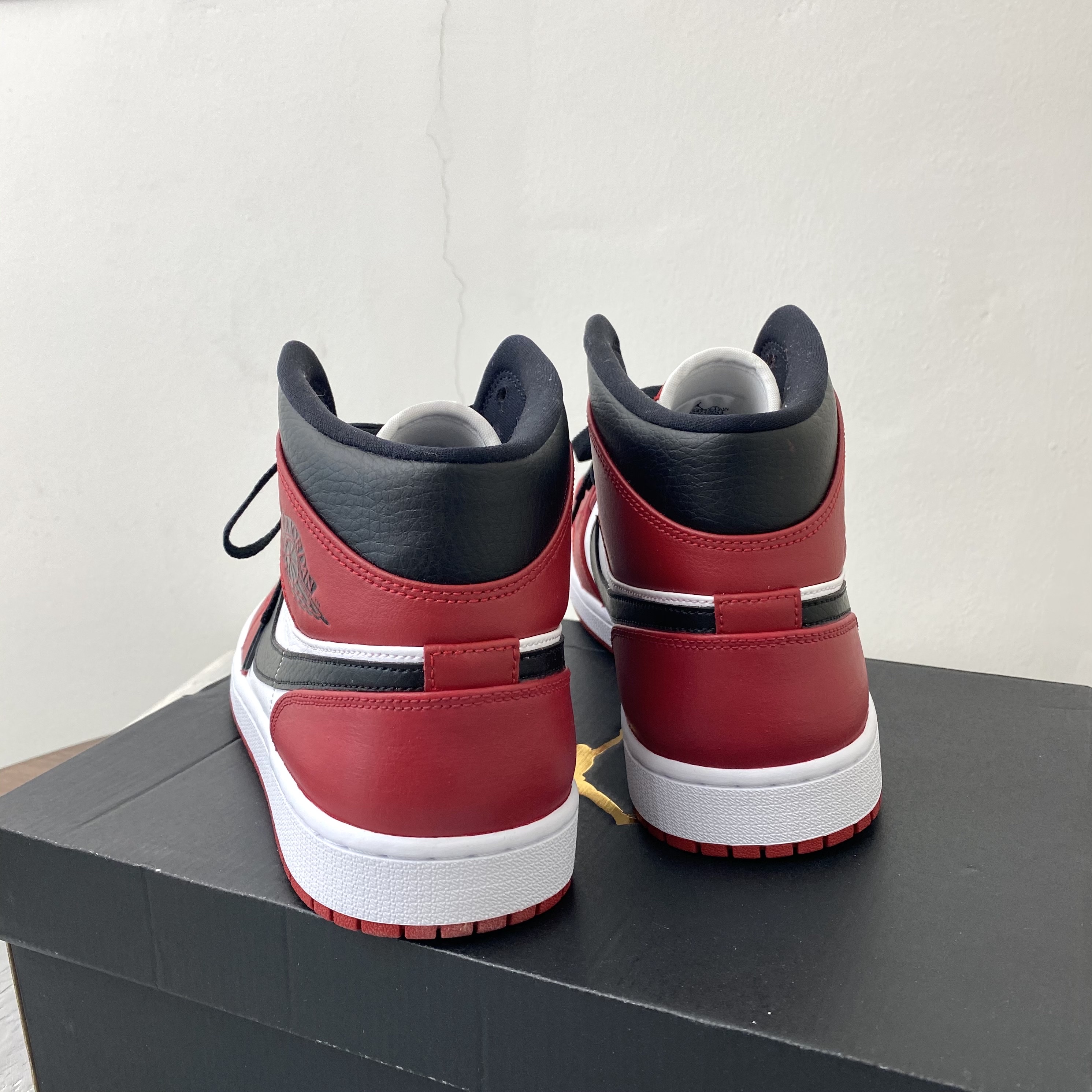 Jordan 1 Mid Chicago 2020 착용 스타일 - 5