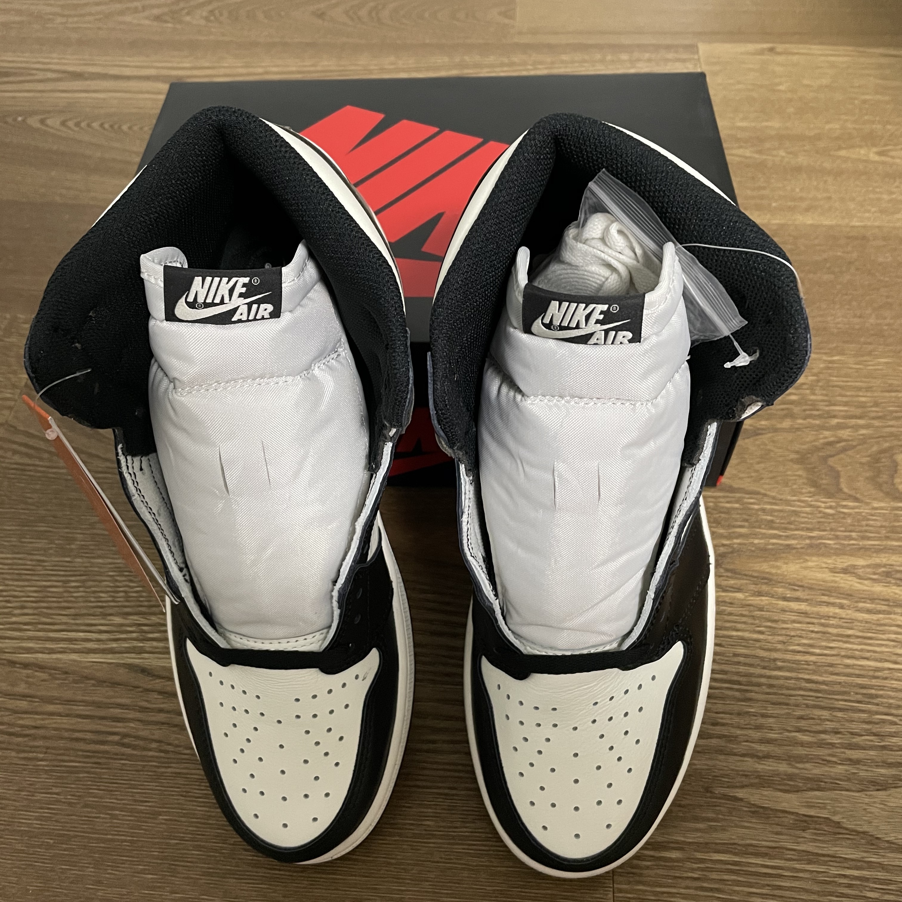 Jordan 1 Retro High OG Black Mocha 착용 스타일 - 3