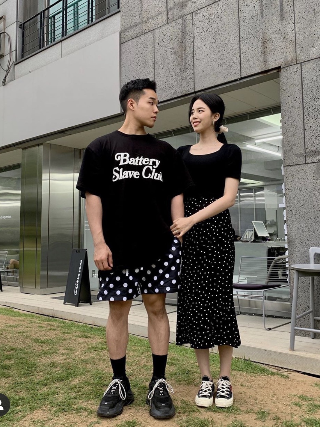 Balenciaga Triple S Triple Black 2018 Reissue (Pre-Distressed) 착용 스타일 - 3