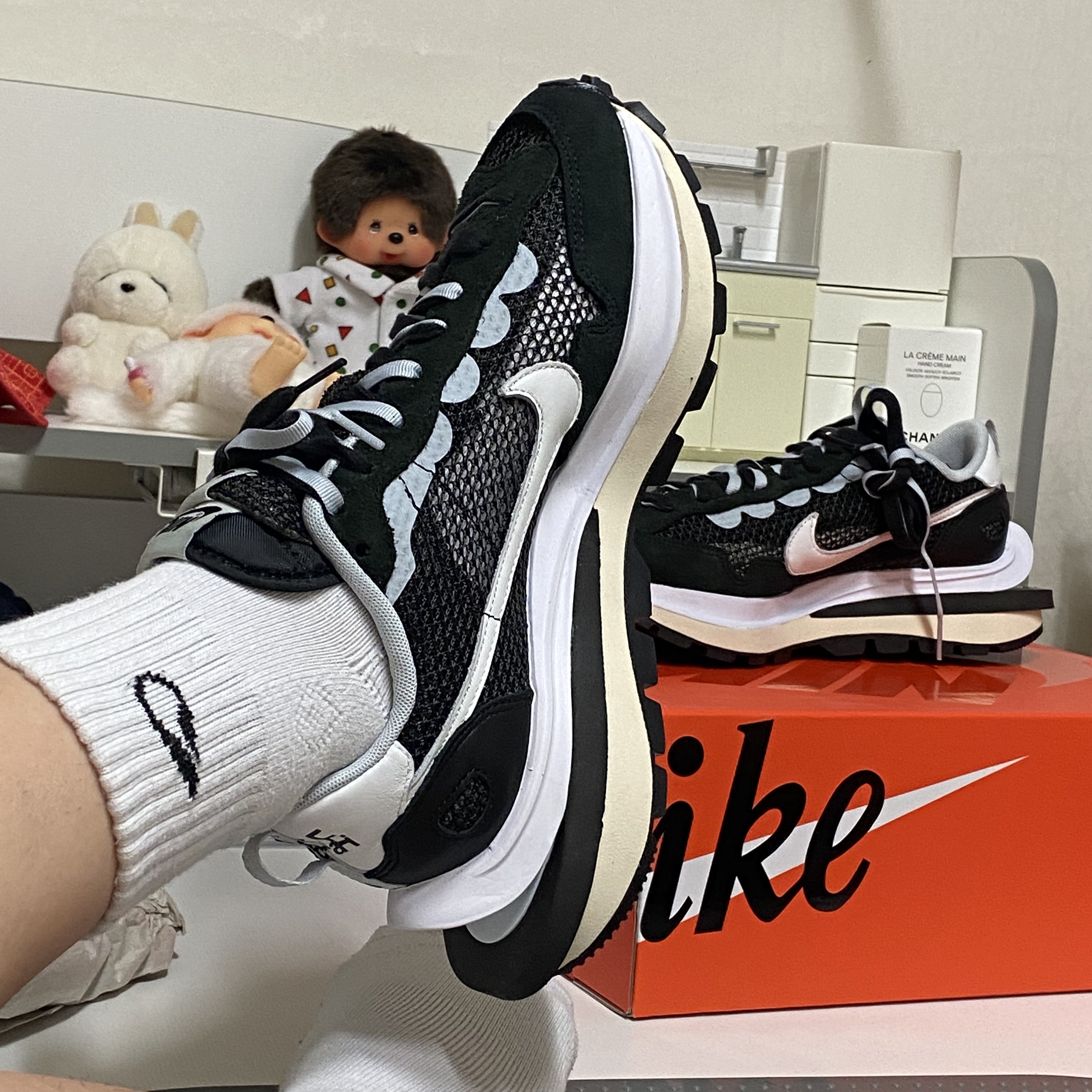 Nike x Sacai VaporWaffle Black White 착용 스타일 - 2