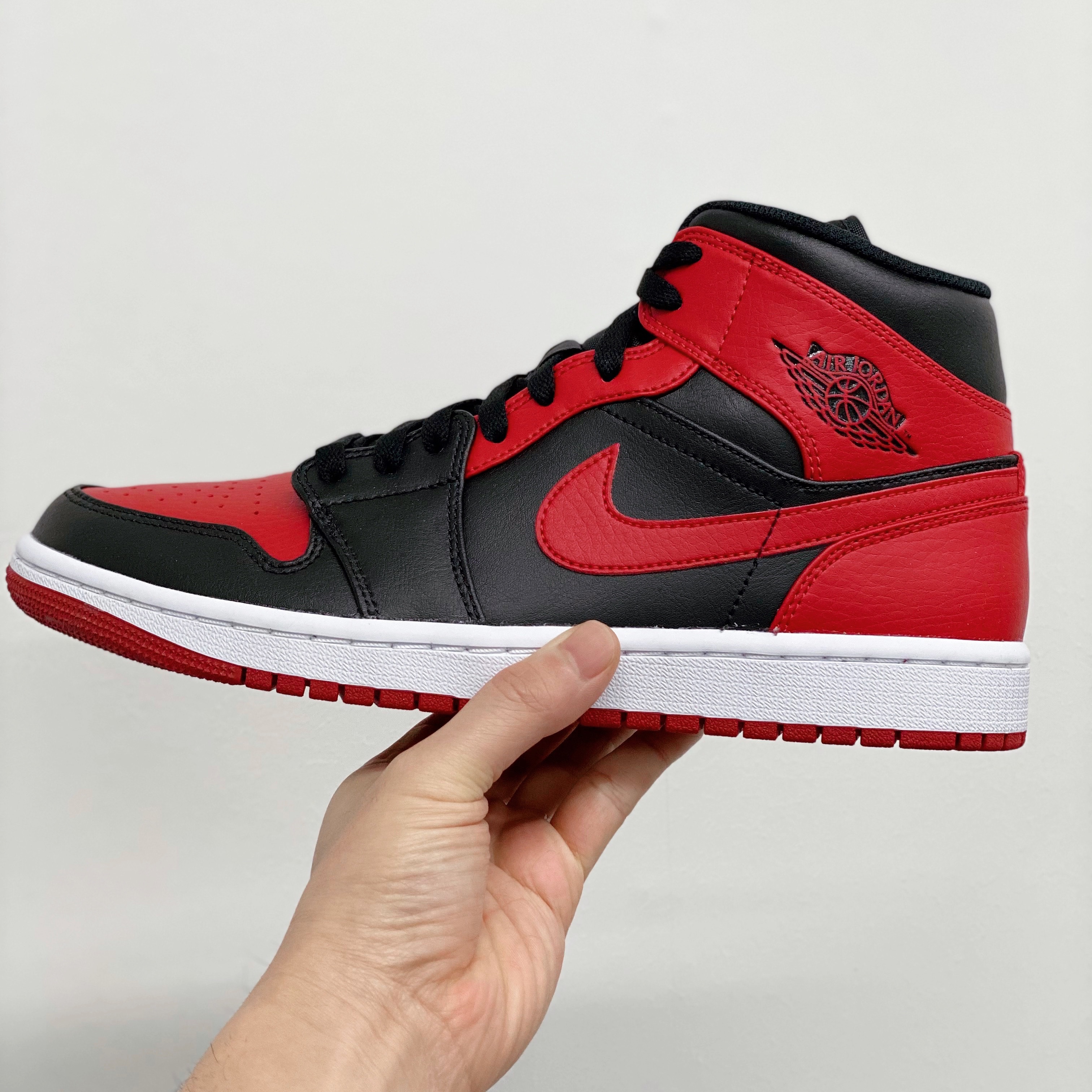 Jordan 1 Mid Bred Banned 2020 착용 스타일
