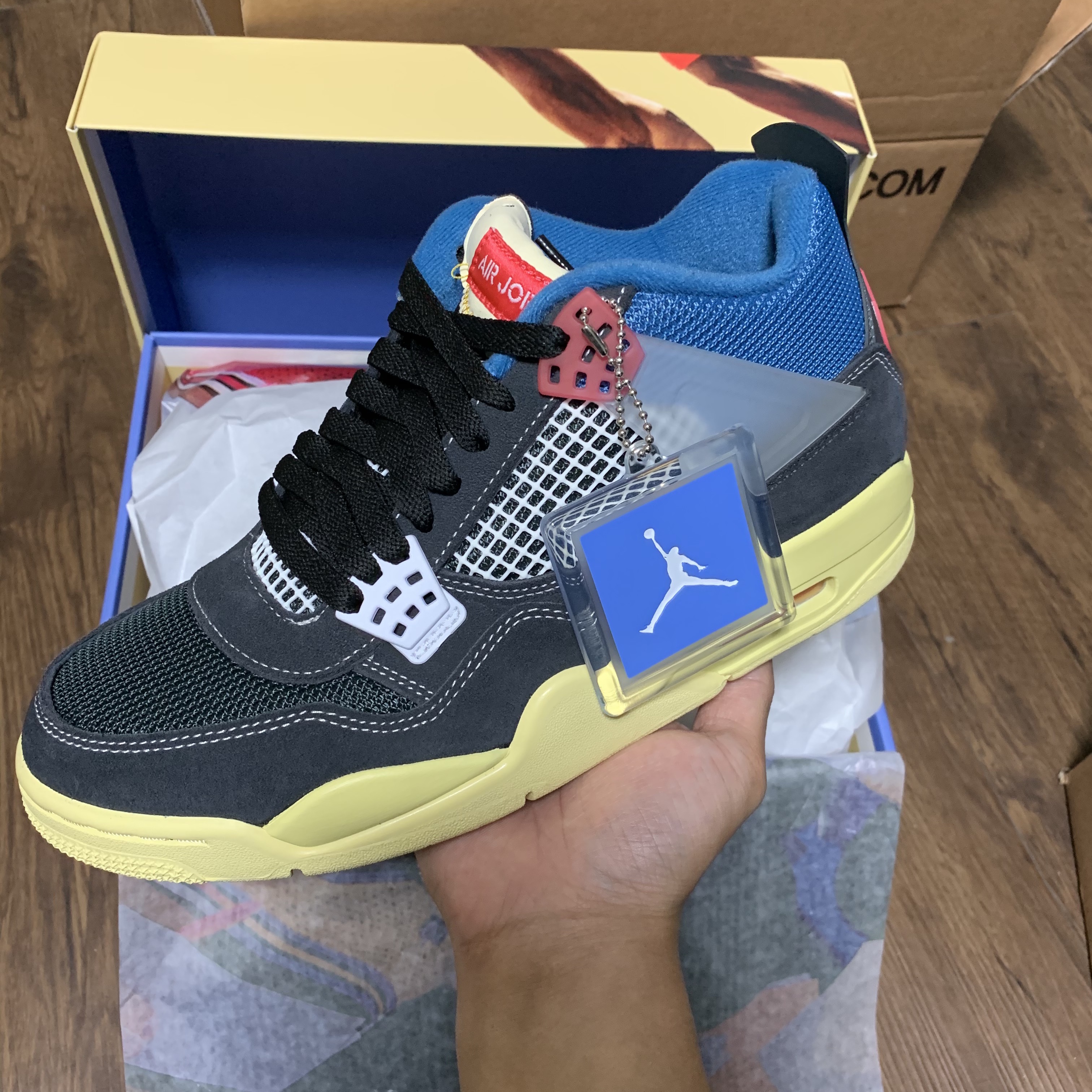 Jordan 4 x Union Retro Off Noir 착용 스타일 - 1
